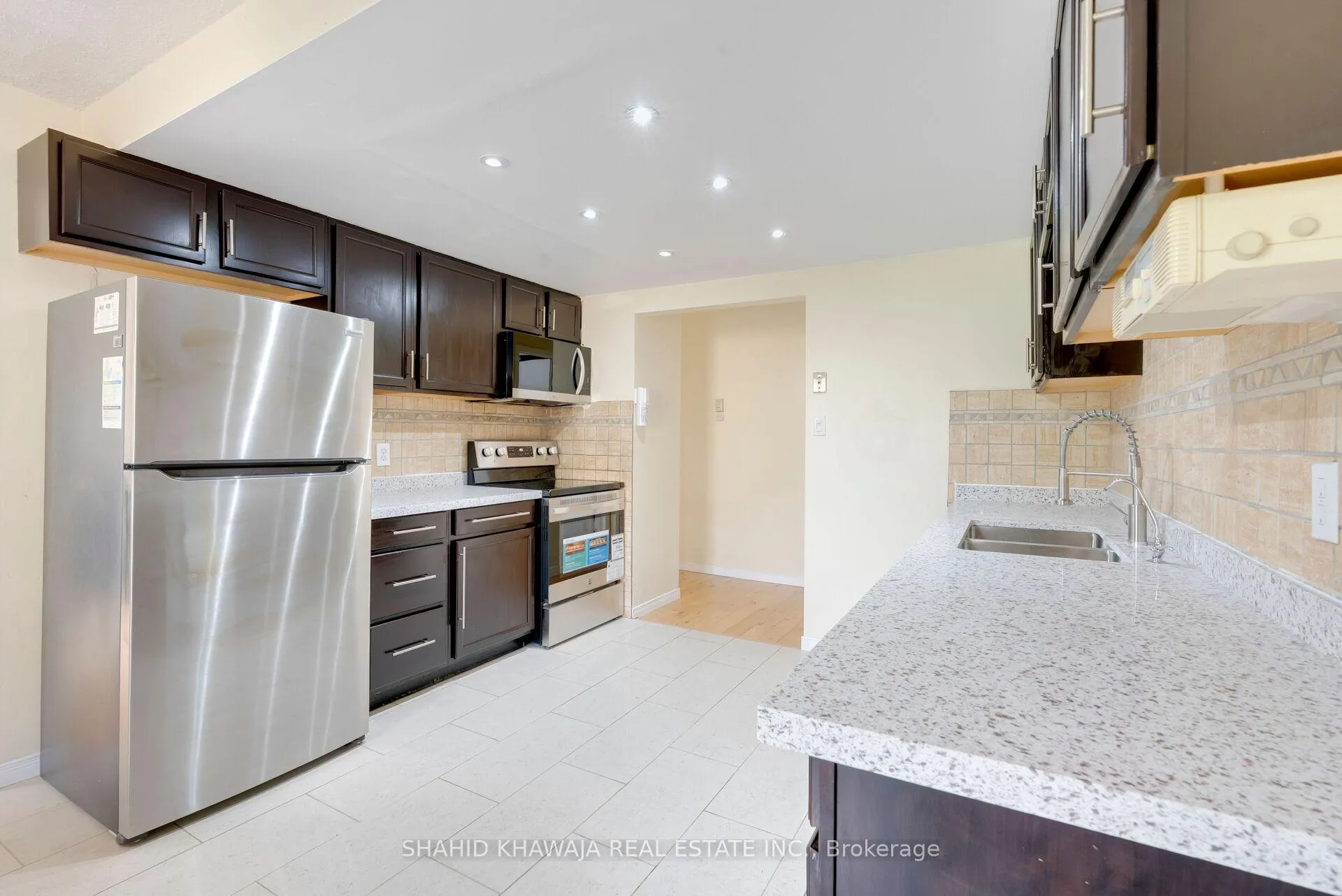Photo 12 of 143 Janefield Avenue, Guelph, Dovercliffe Park/Old University — HOMEH