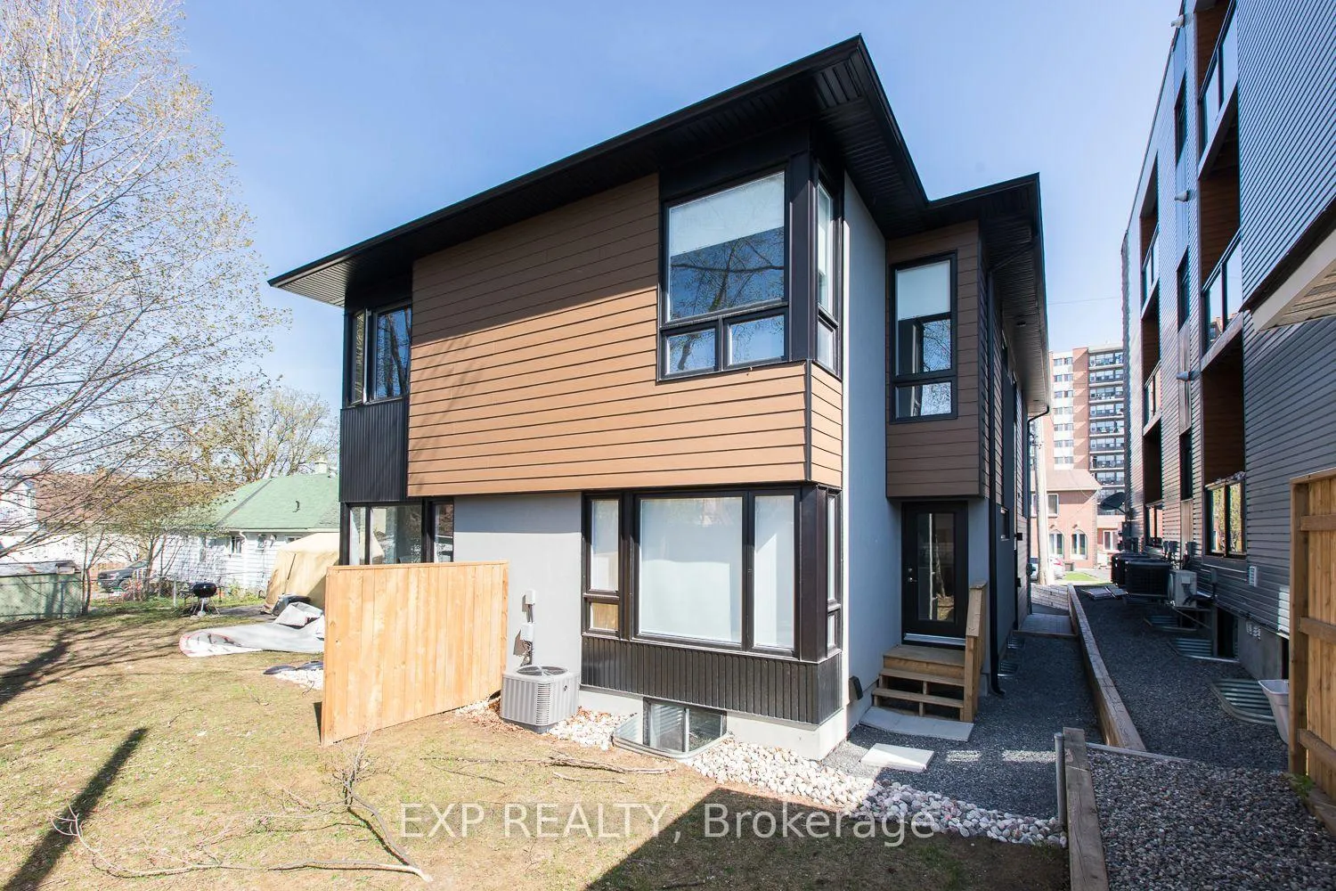 Photo 23 of 546 Guy Street, Ottawa, Castle Heights — HOMEH