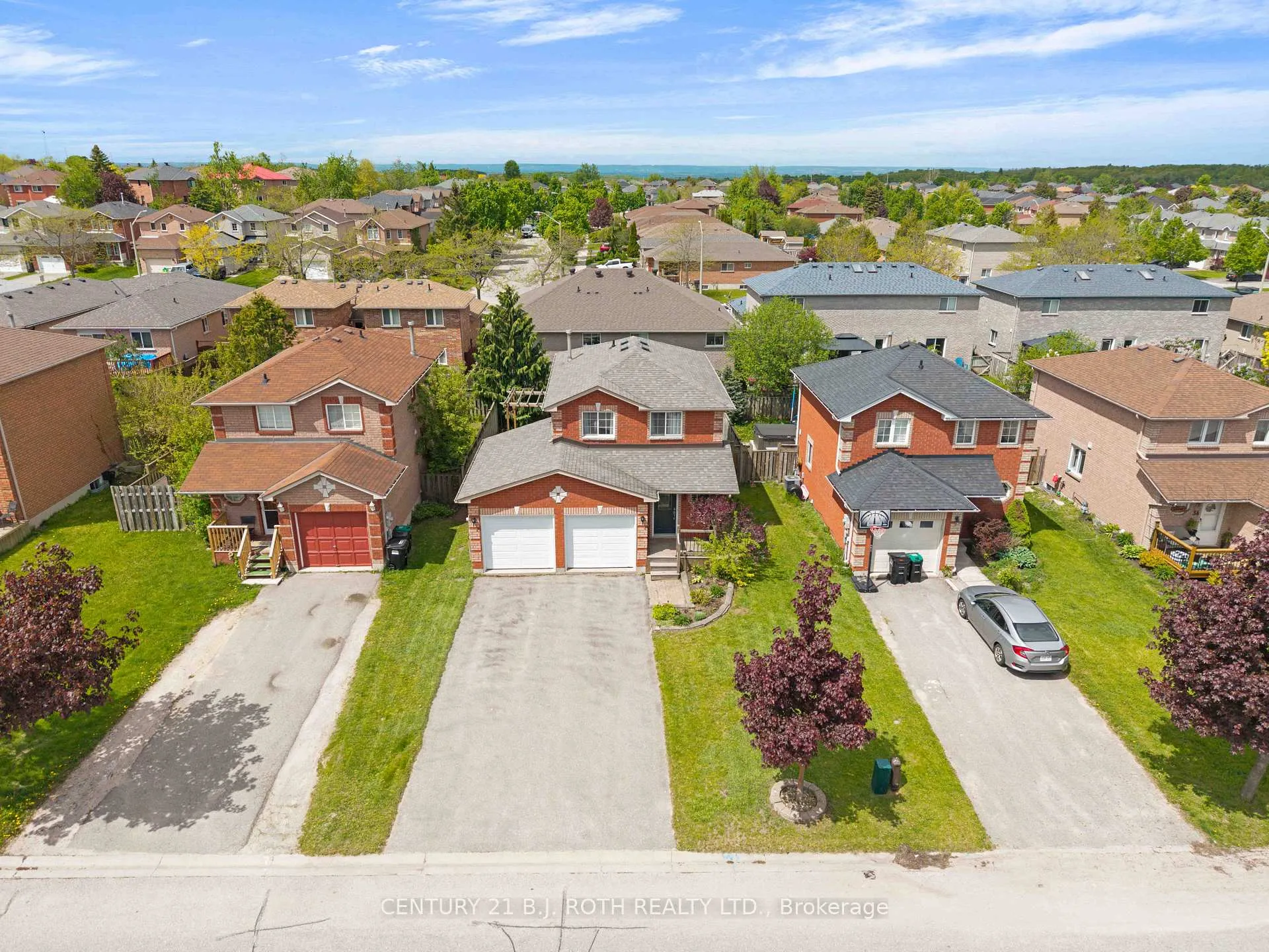Photo 3 of 30 Ginger Drive, Barrie, Holly — HOMEH