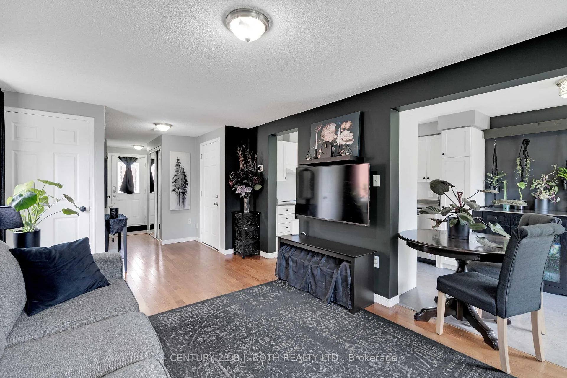 Photo 10 of 30 Ginger Drive, Barrie, Holly — HOMEH