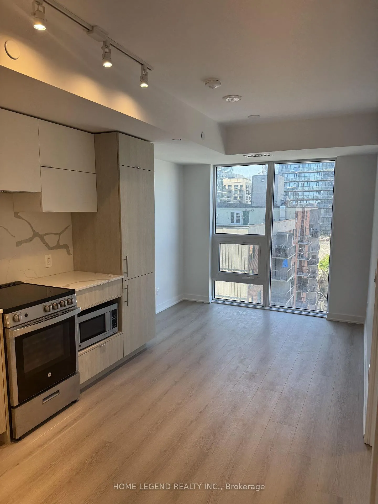 Photo 4 of Unit 1102, 100 Queen Street E, Toronto, Church-Yonge Corridor — HOMEH