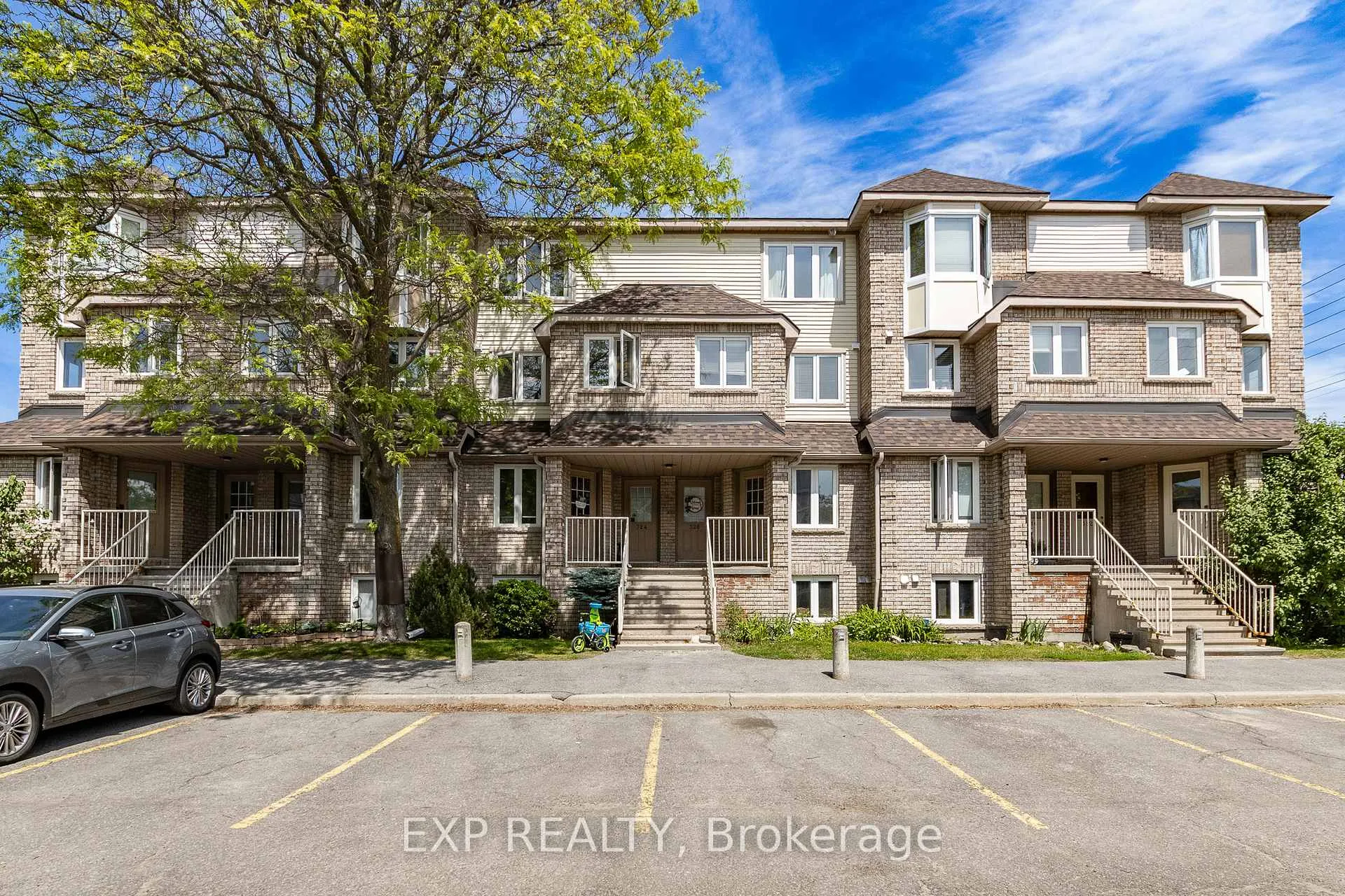 Front of 324 Briston Private