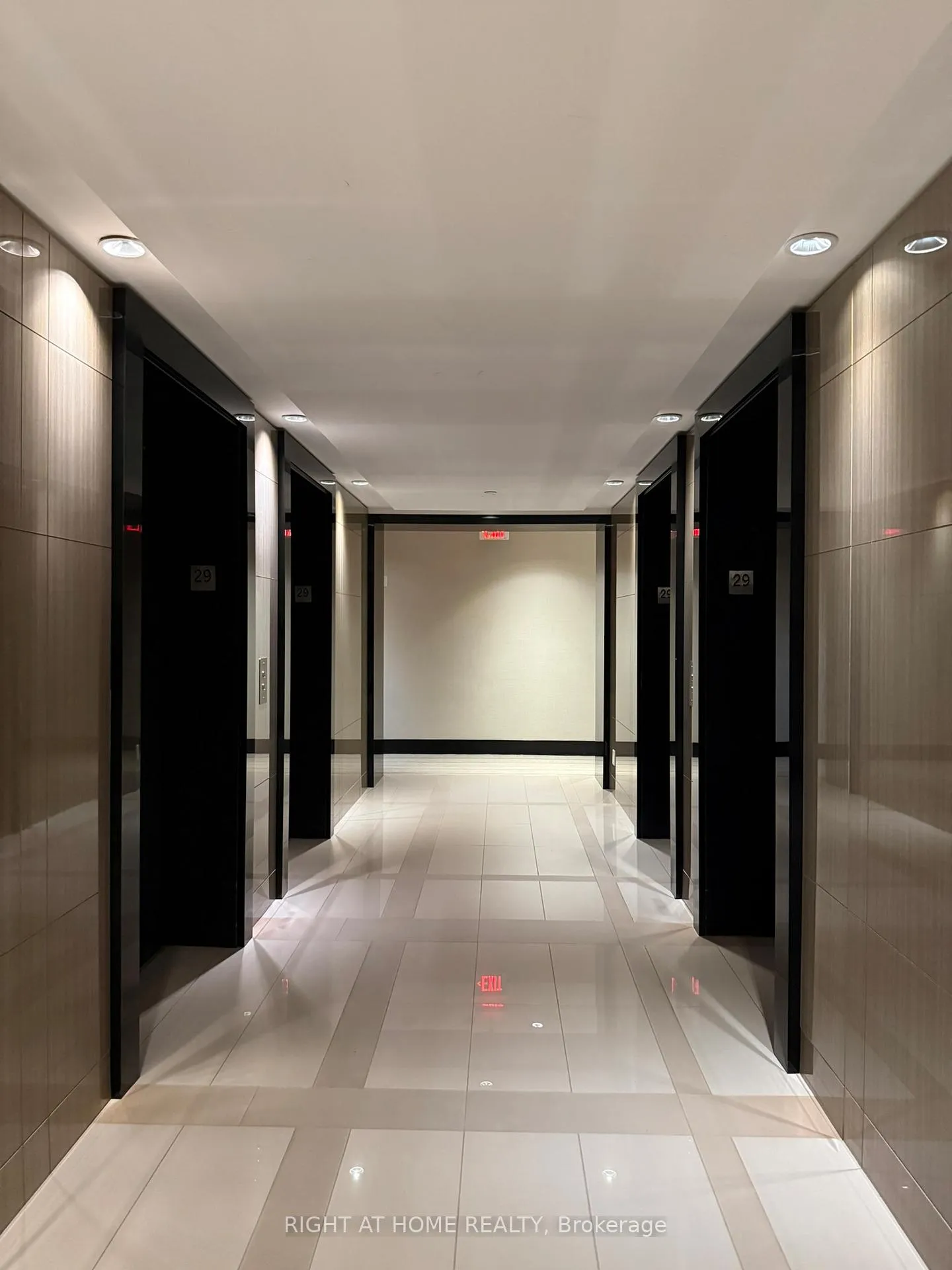 Photo 4 of Unit 2913, 98 Lillian Street, Toronto, Mount Pleasant West — HOMEH