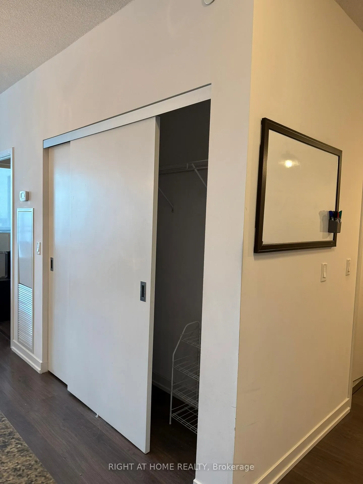 Photo 18 of Unit 2913, 98 Lillian Street, Toronto, Mount Pleasant West — HOMEH