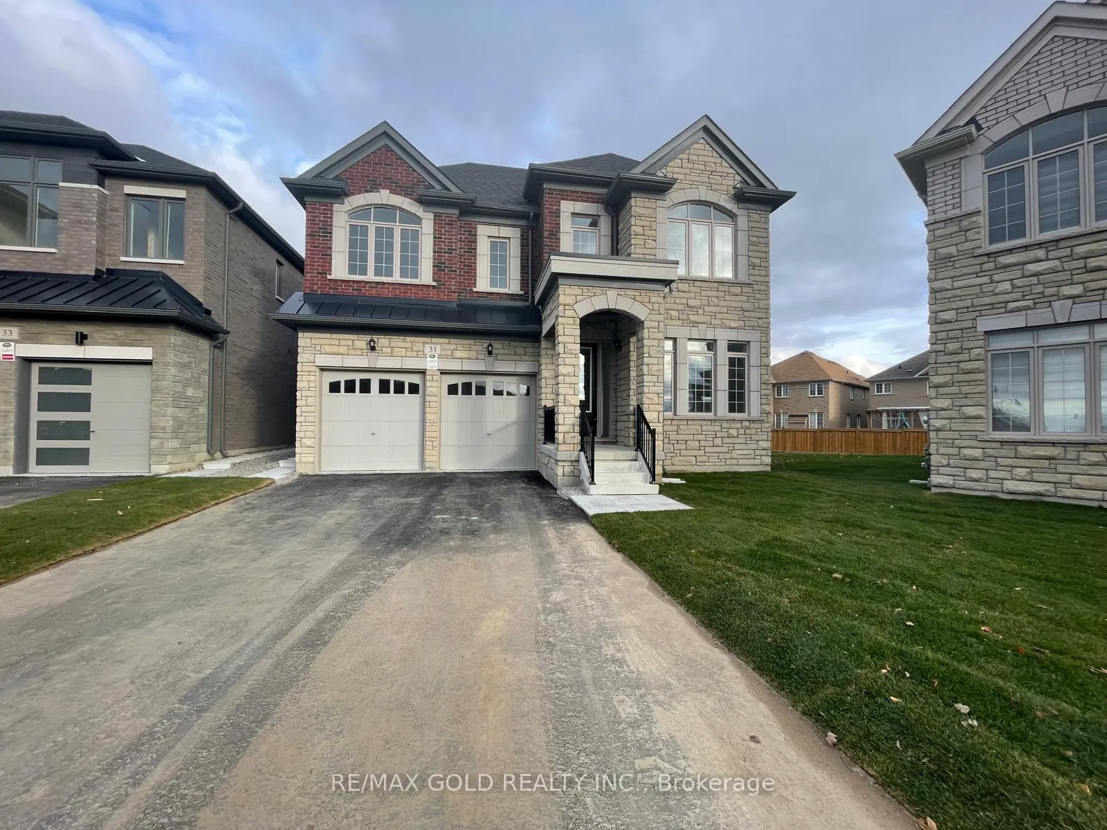 Photo 2 of 31 Dolomite Drive, Brampton, Bram East — HOMEH