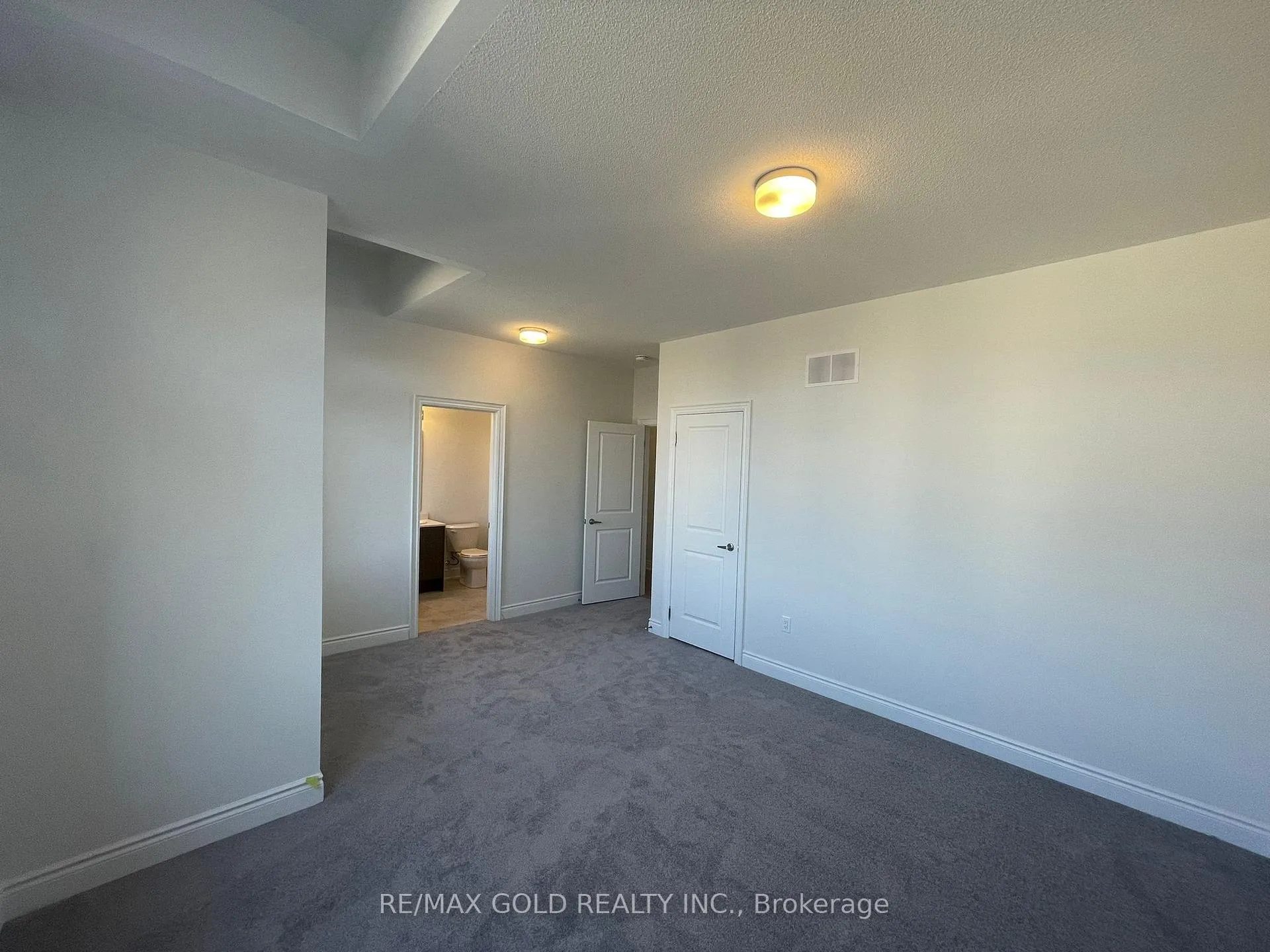 Photo 17 of 31 Dolomite Drive, Brampton, Bram East — HOMEH