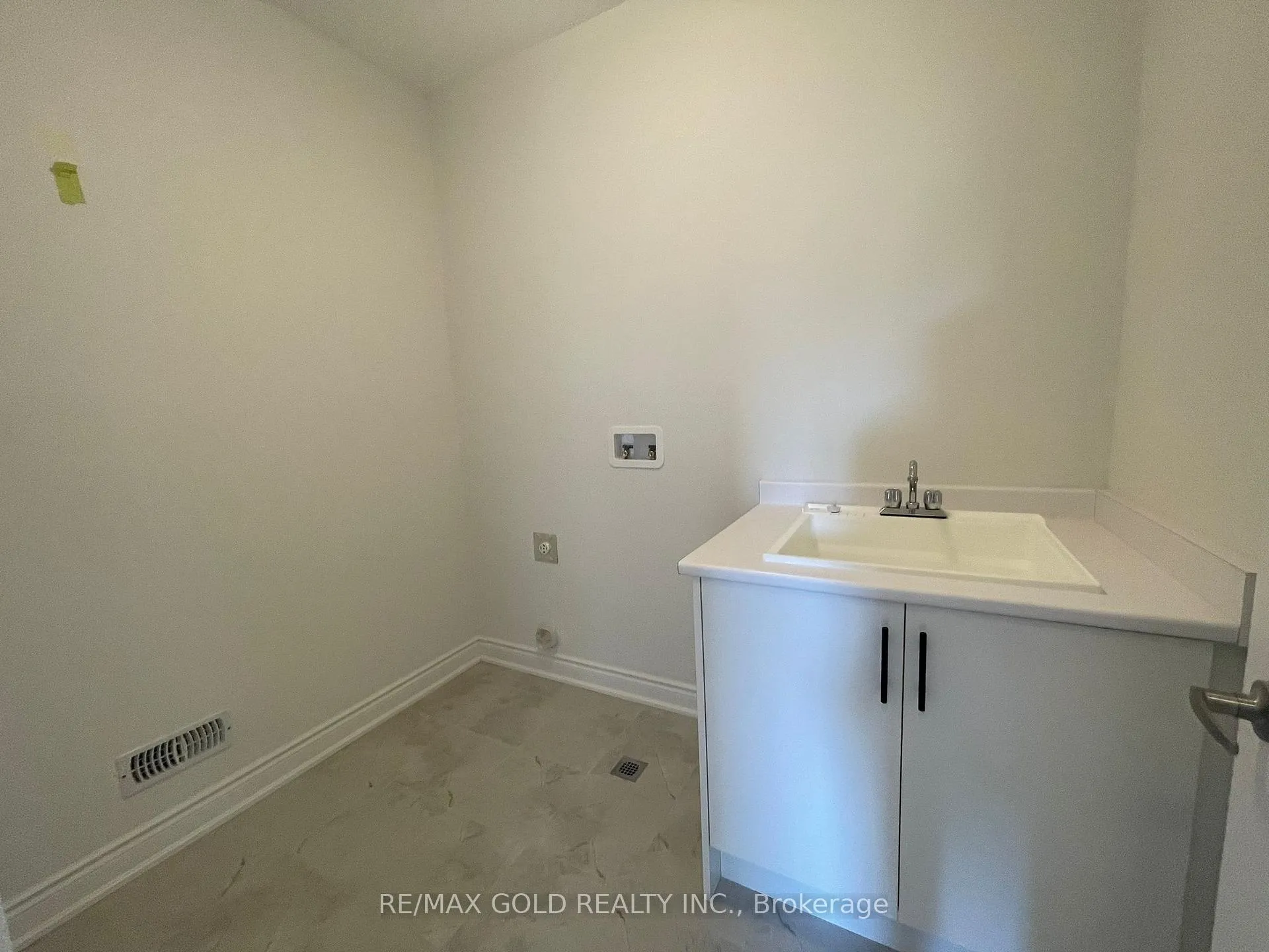 Photo 27 of 31 Dolomite Drive, Brampton, Bram East — HOMEH