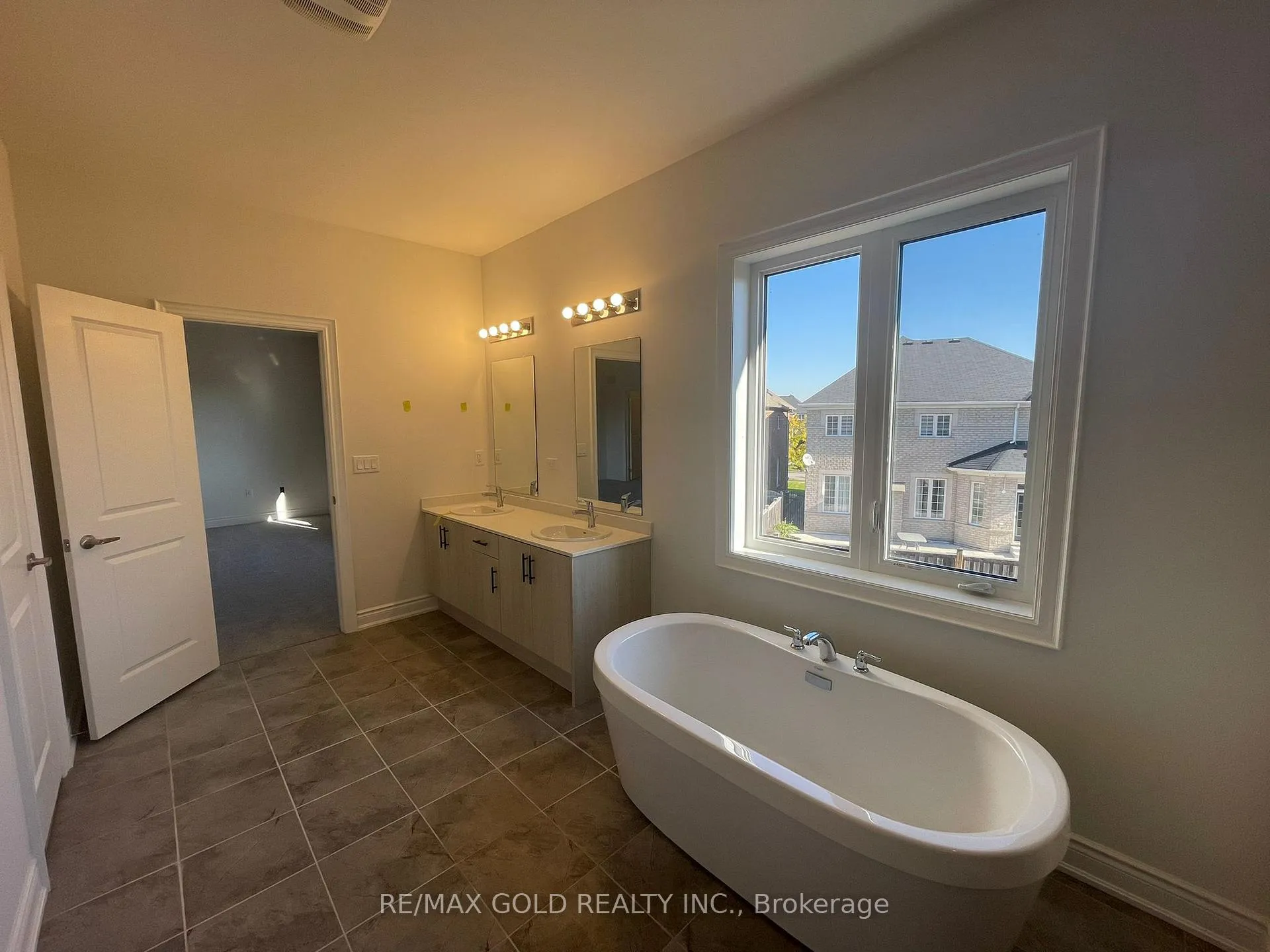 Photo 35 of 31 Dolomite Drive, Brampton, Bram East — HOMEH