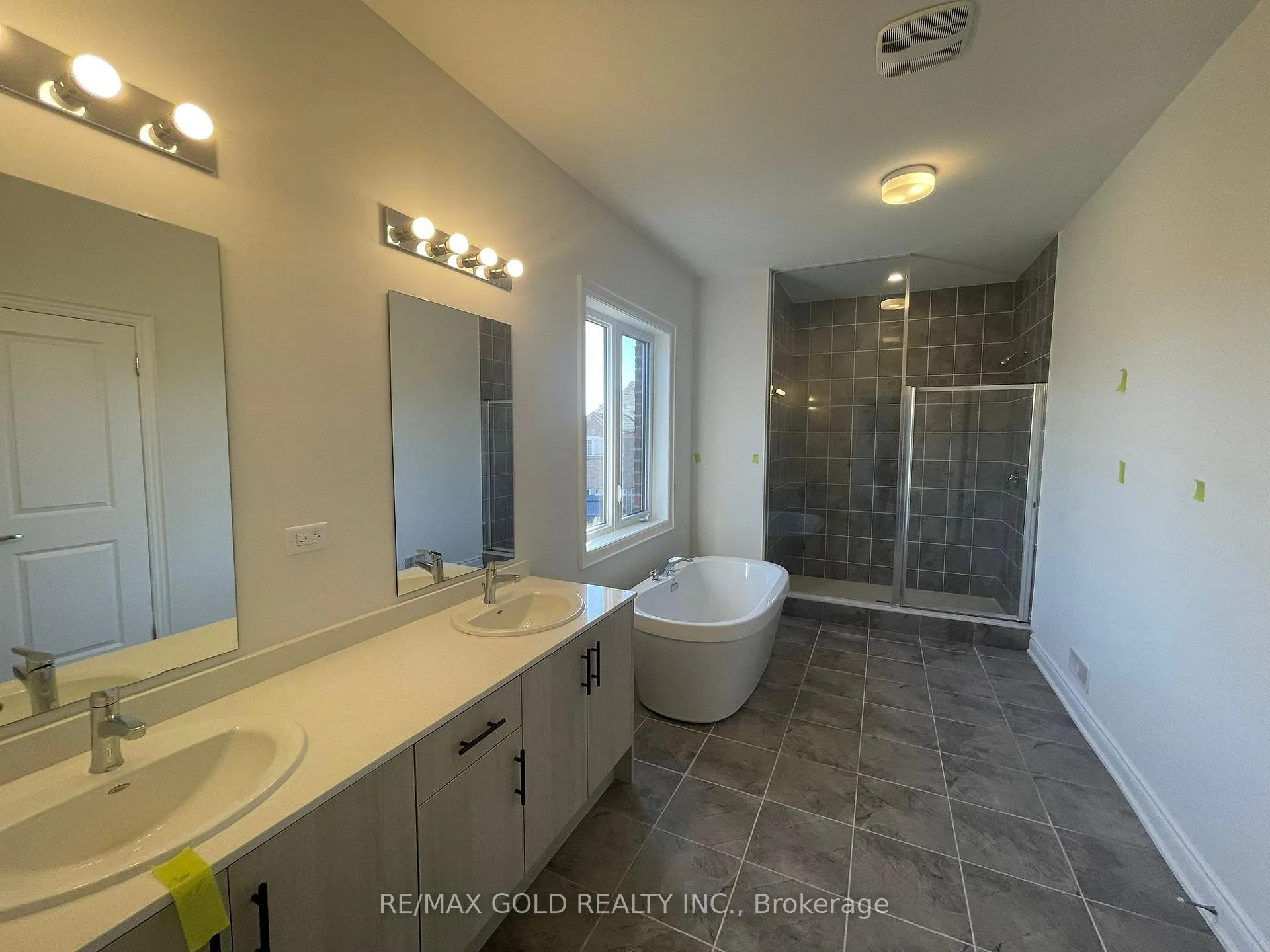 Photo 36 of 31 Dolomite Drive, Brampton, Bram East — HOMEH