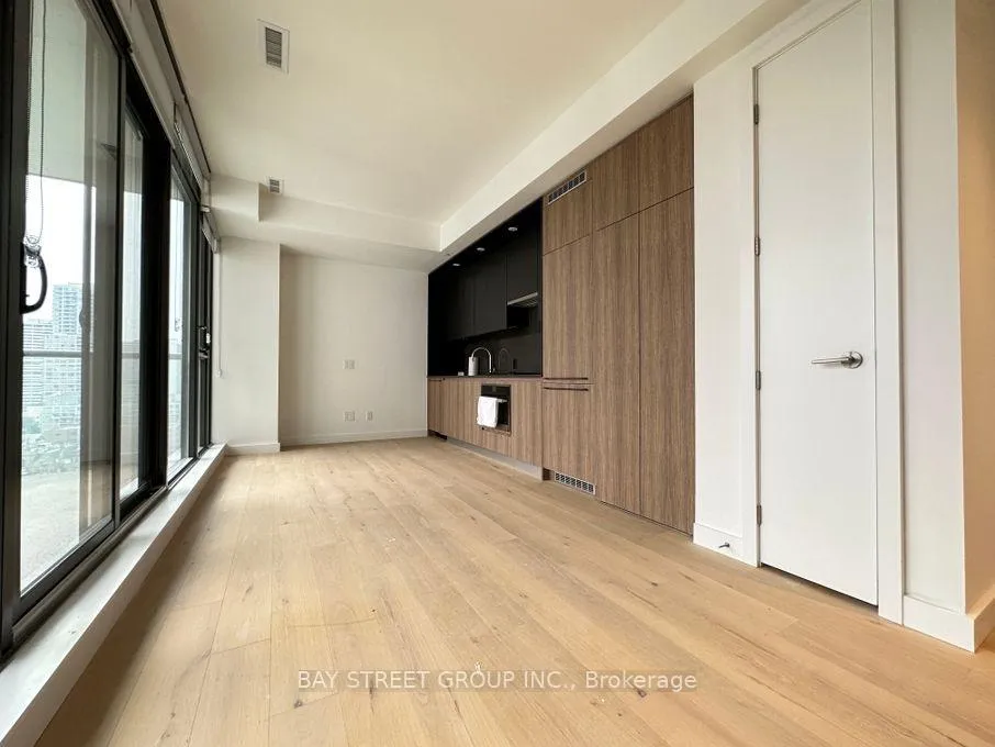 Photo 5 of Unit 1408, 81 Wellesley Street E, Toronto, Church-Yonge Corridor — HOMEH