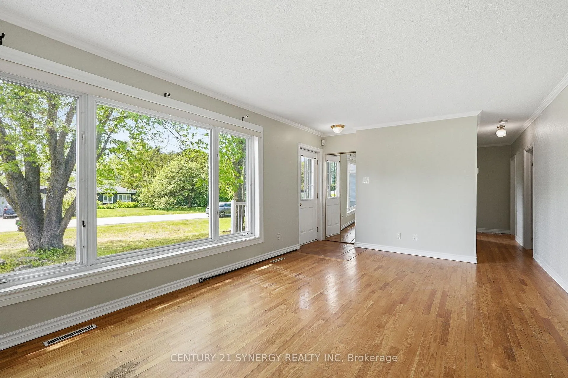 Photo 2 of 3941 Shirley Avenue, Ottawa, Riverside South/Gloucester Glen — HOMEH