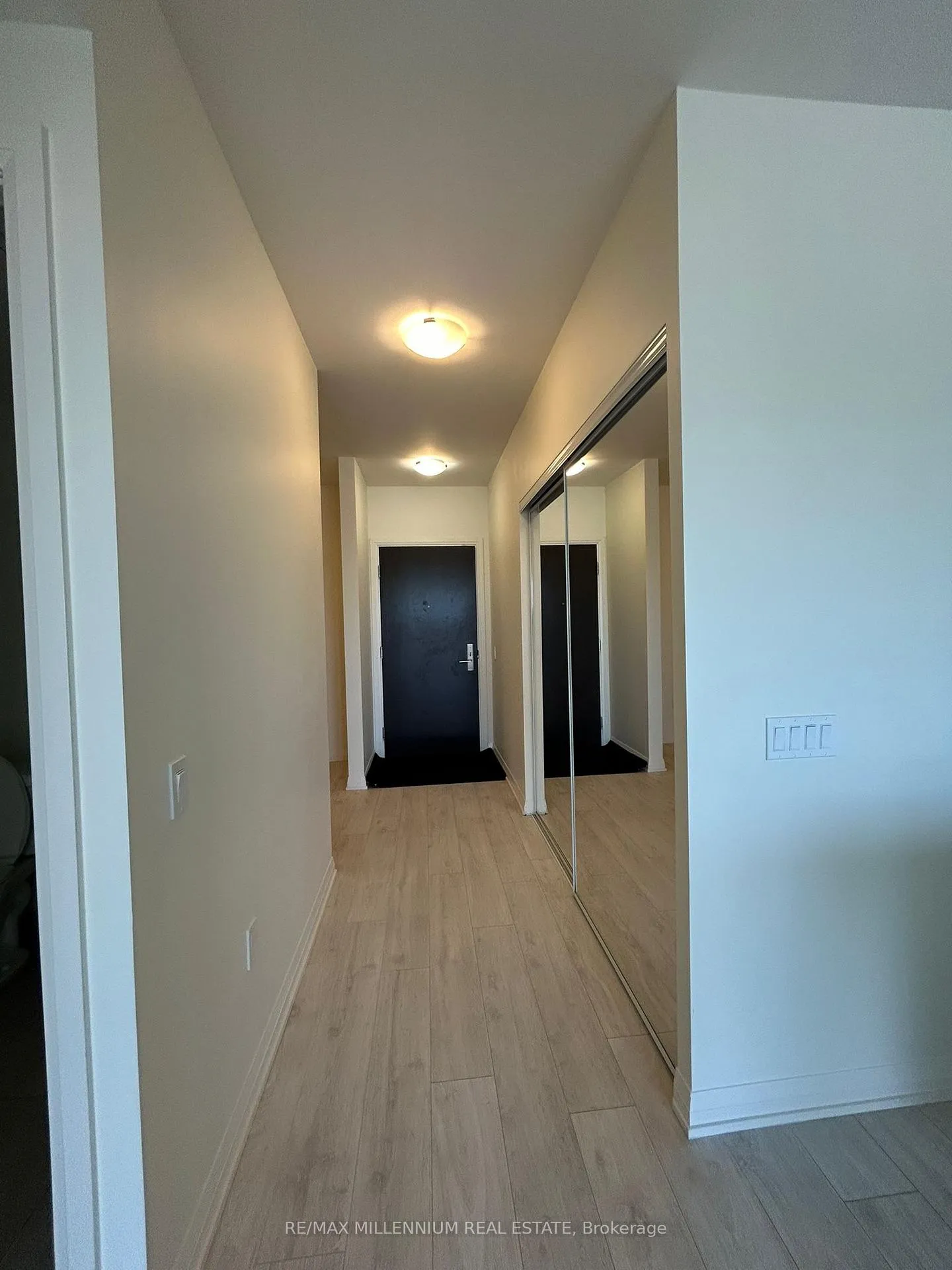 Photo 8 of Unit 408, 27 Korda Gate, Vaughan, Vellore Village — HOMEH