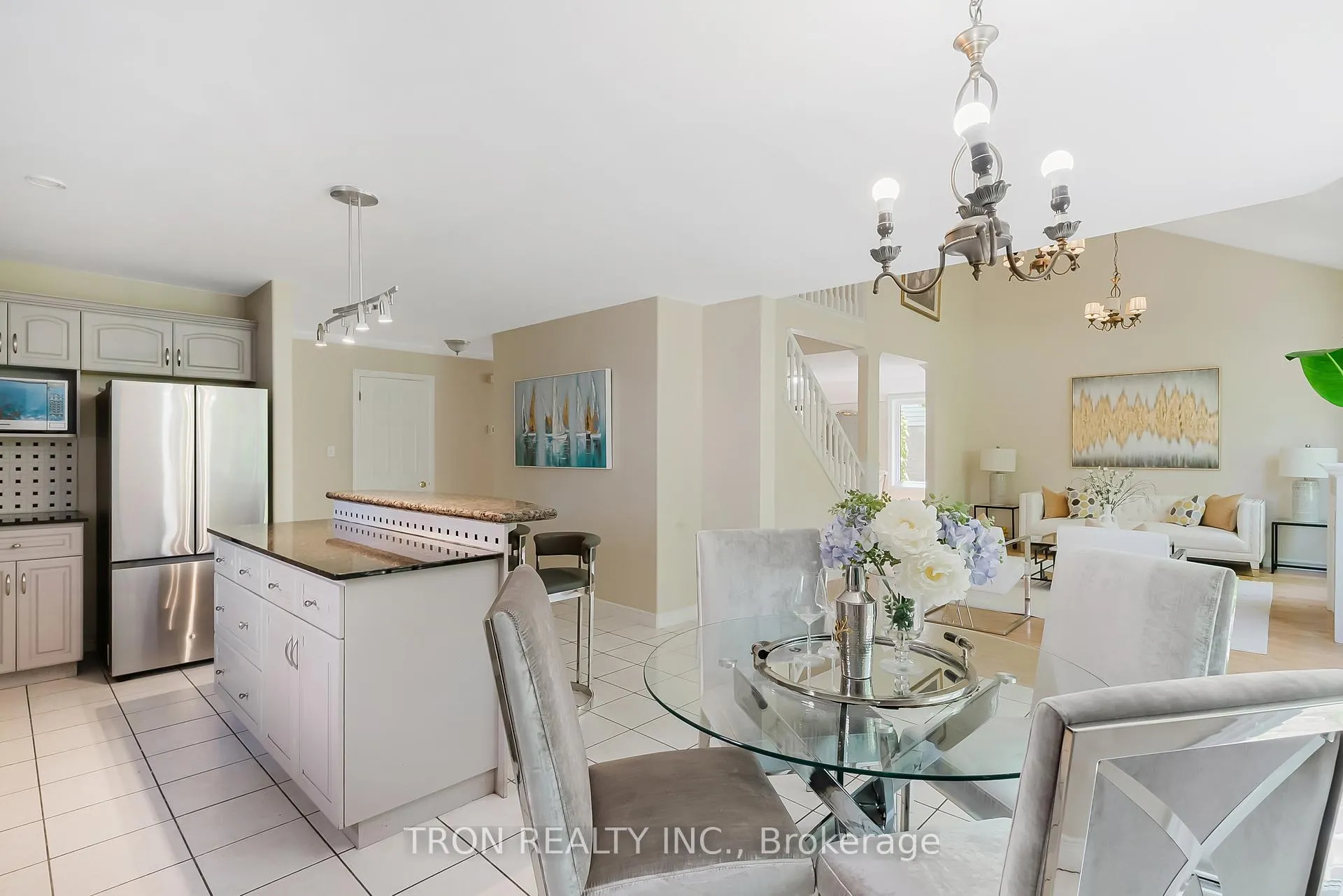 Photo 13 of 505 Yorkshire Drive, Waterloo — HOMEH