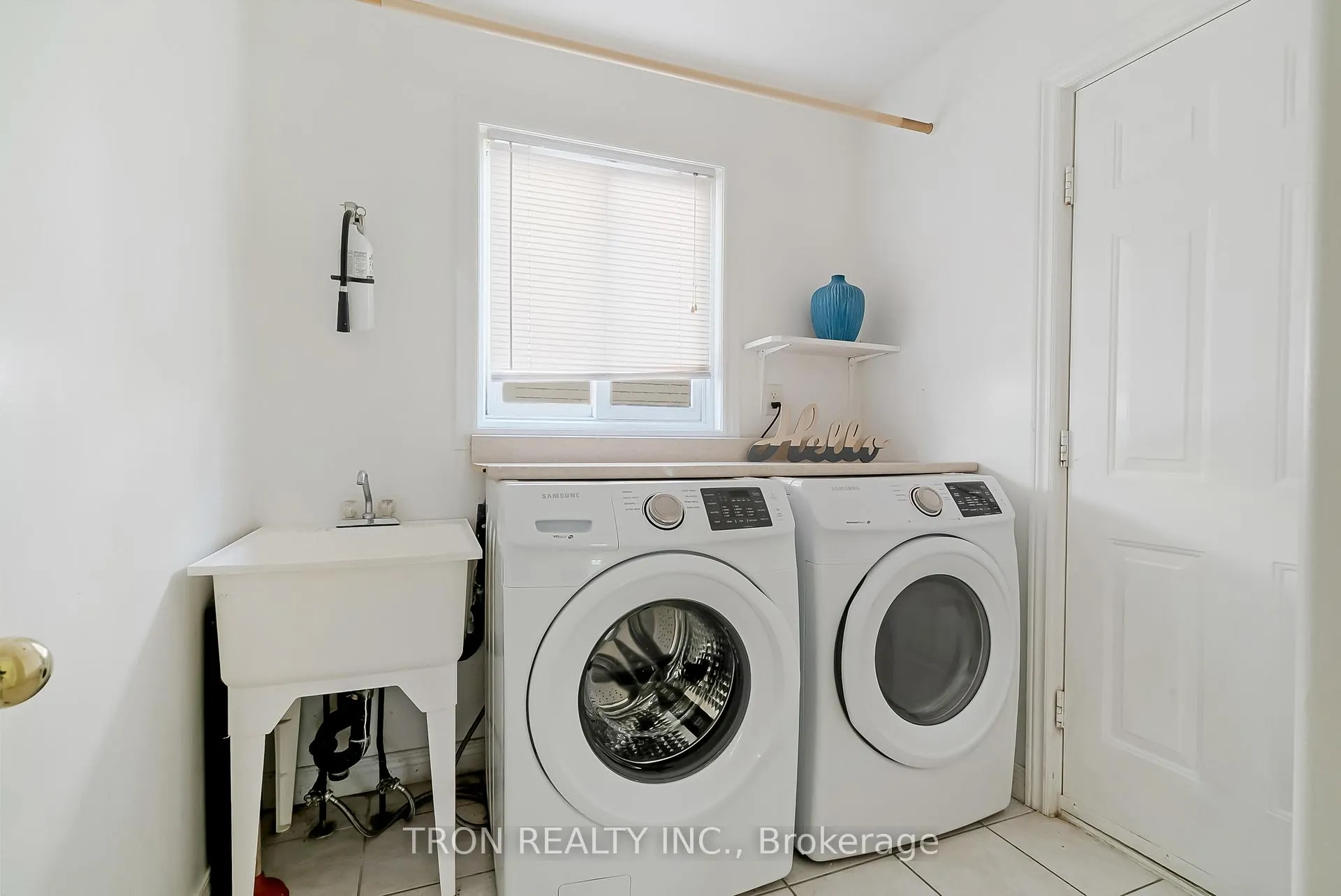 Photo 16 of 505 Yorkshire Drive, Waterloo — HOMEH