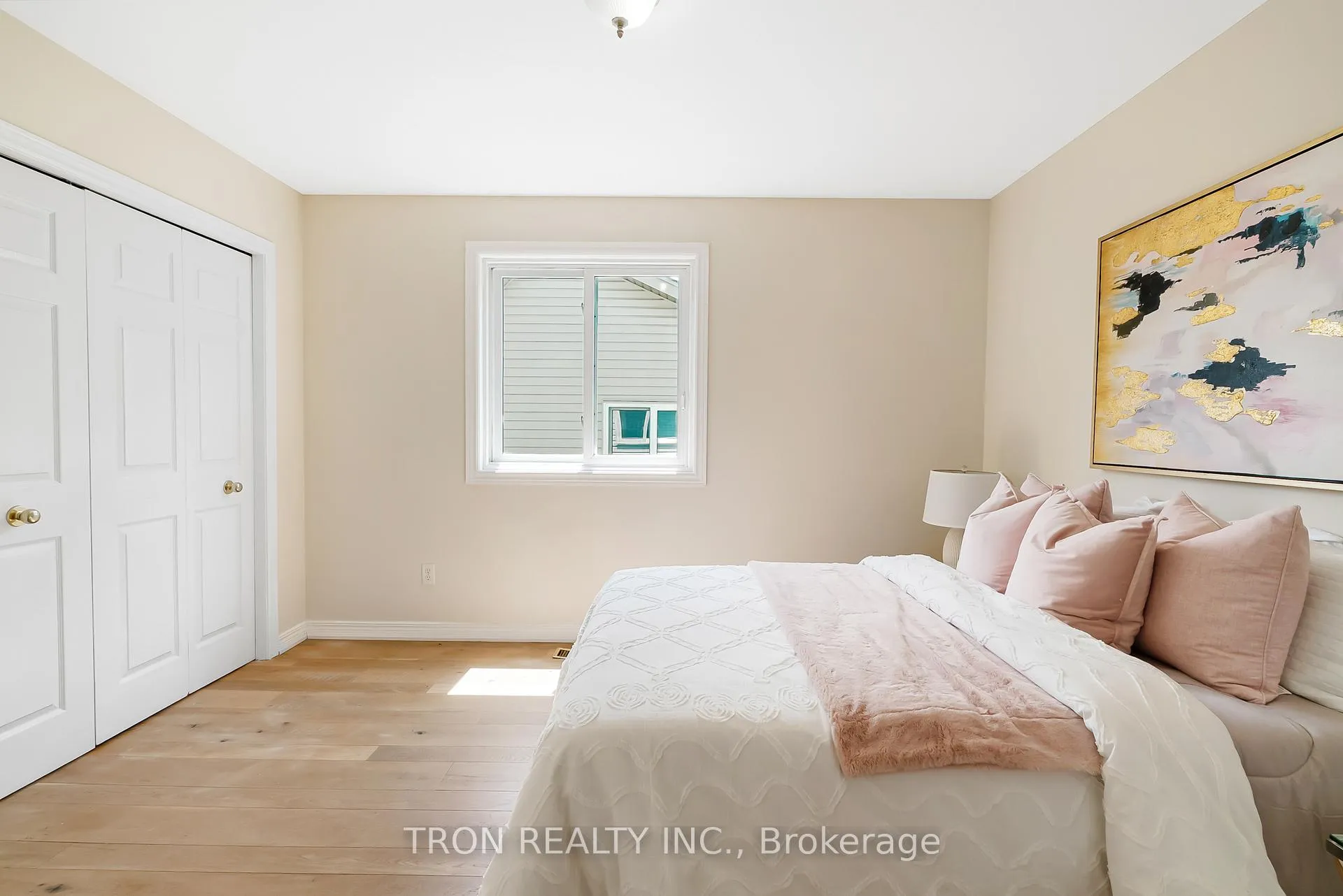 Photo 21 of 505 Yorkshire Drive, Waterloo — HOMEH