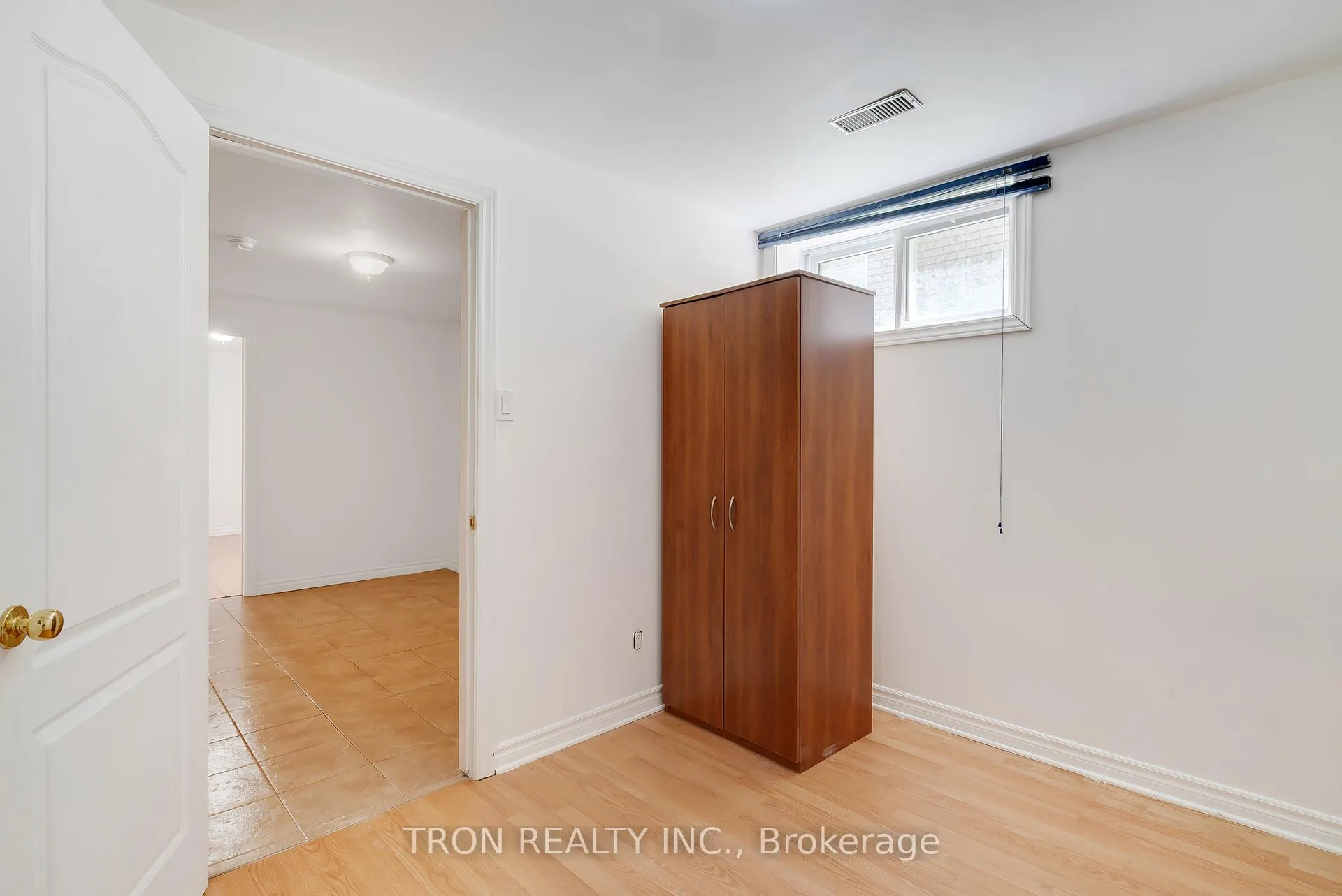 Photo 30 of 505 Yorkshire Drive, Waterloo — HOMEH