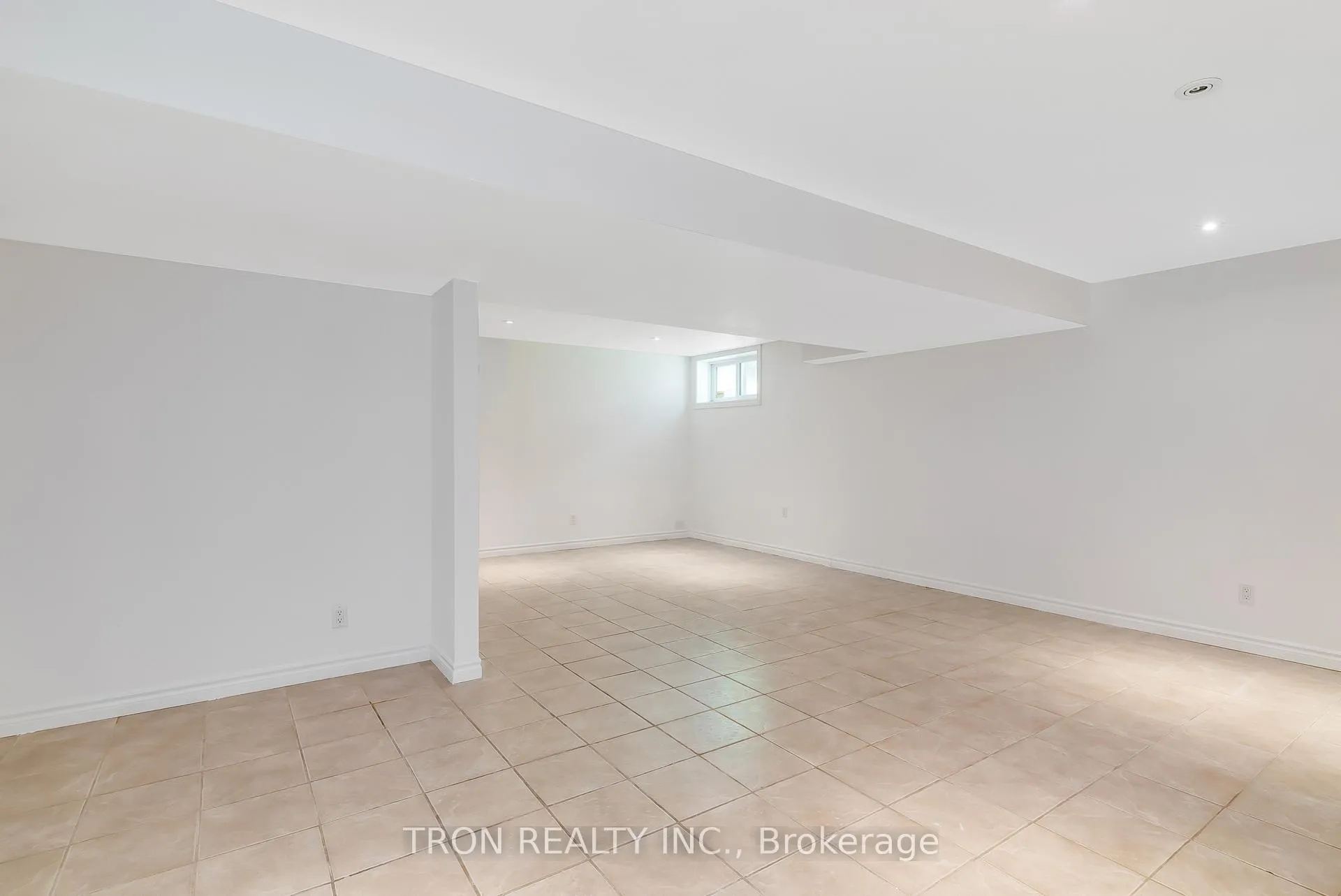 Photo 32 of 505 Yorkshire Drive, Waterloo — HOMEH