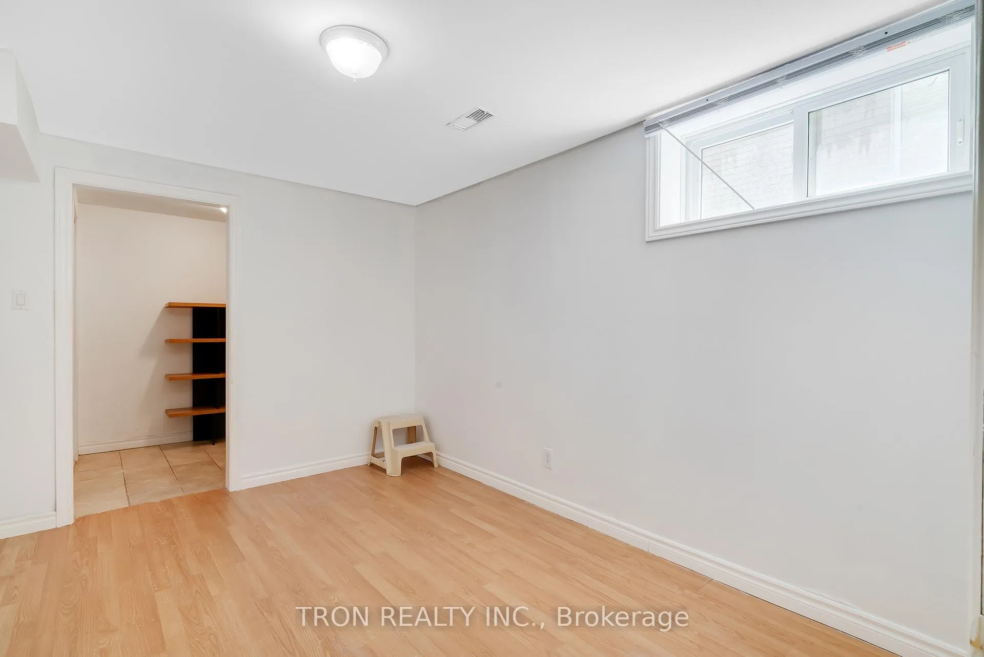 Photo 34 of 505 Yorkshire Drive, Waterloo — HOMEH
