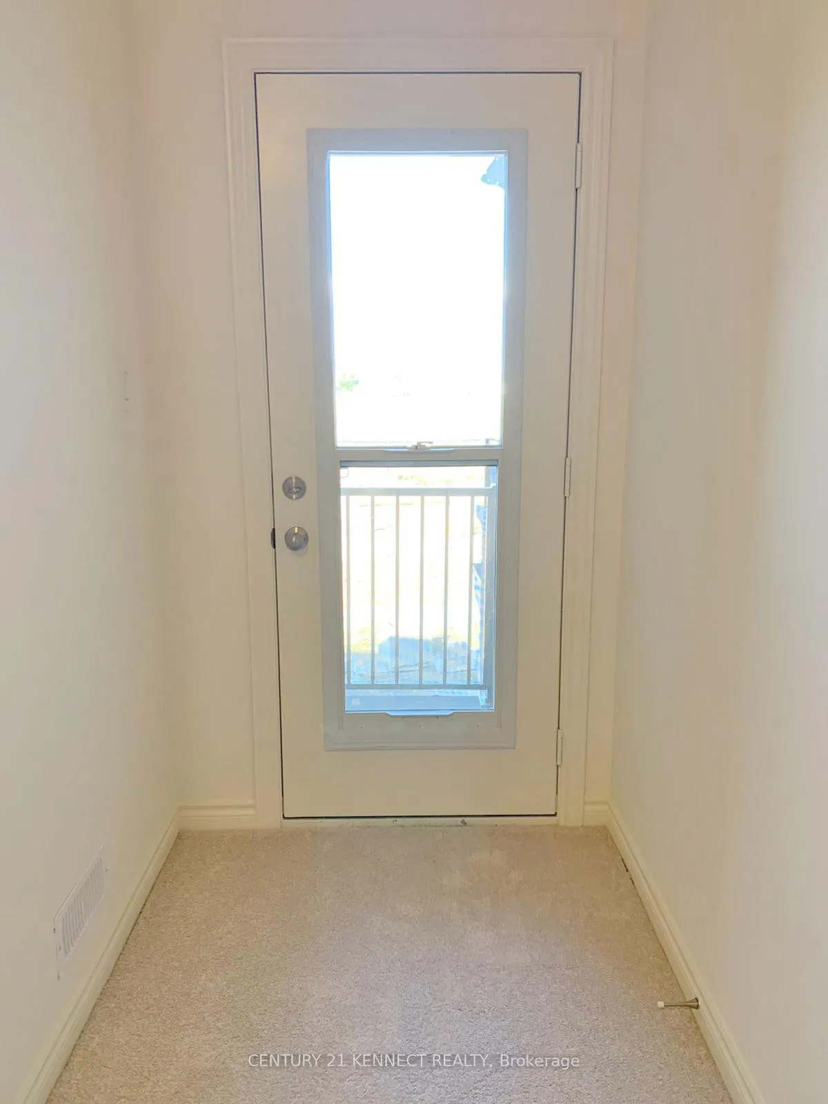 Photo 13 of 15 Arrowview Drive, Brampton, Northwest Brampton — HOMEH