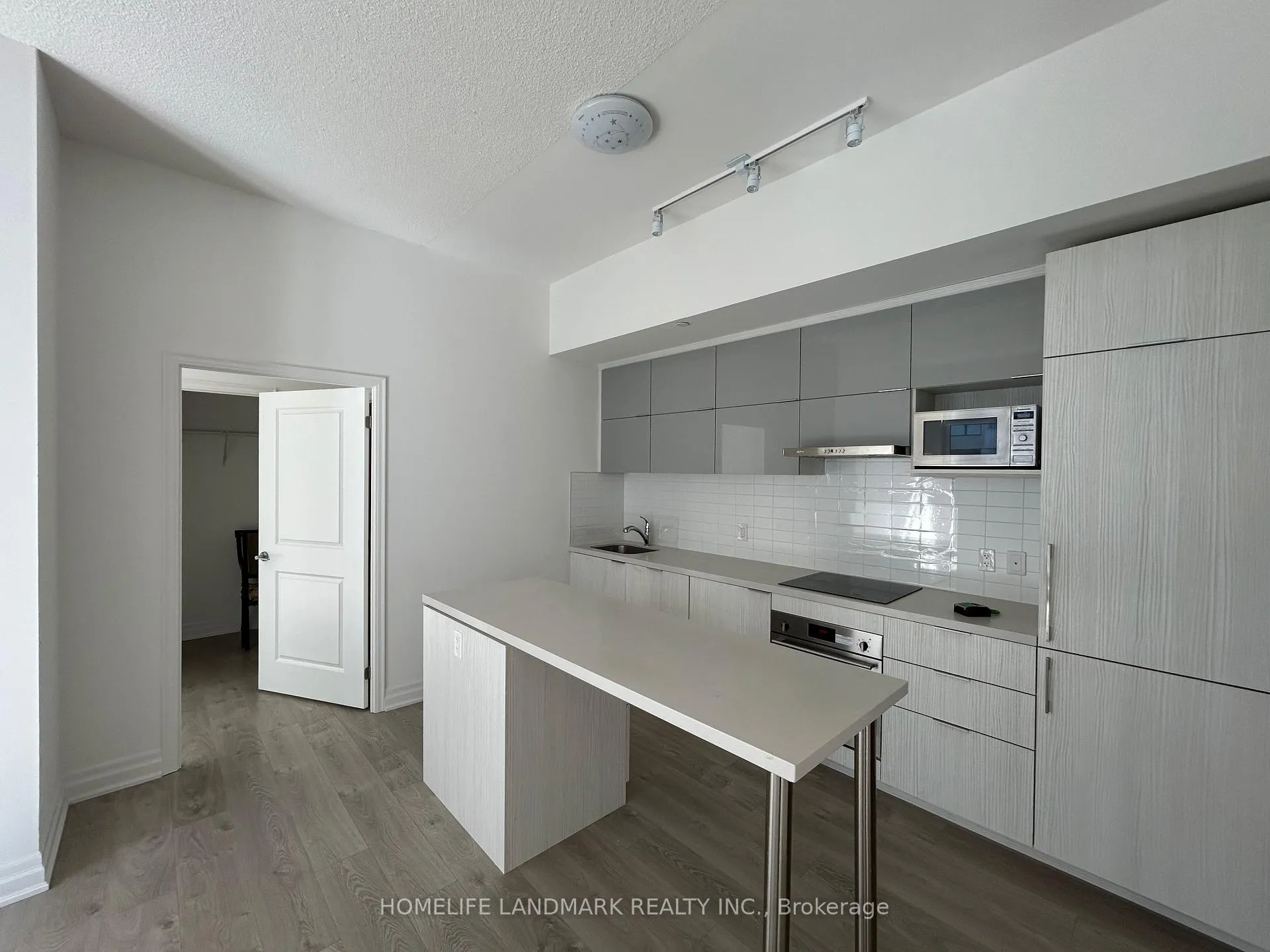 Photo 13 of Unit 710, 18 Rouge Valley Drive W, Markham, Unionville — HOMEH