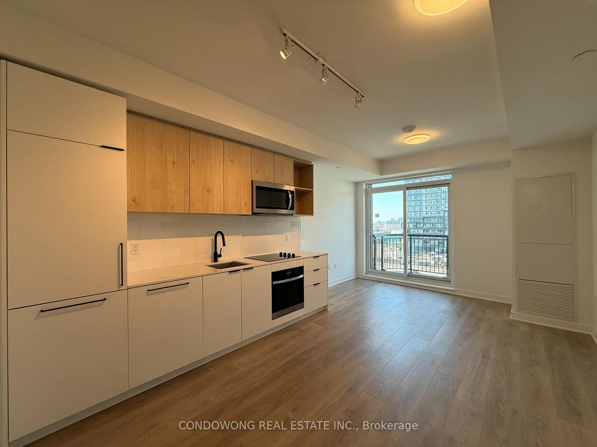 Front of Unit 513, 1185 Dupont Street