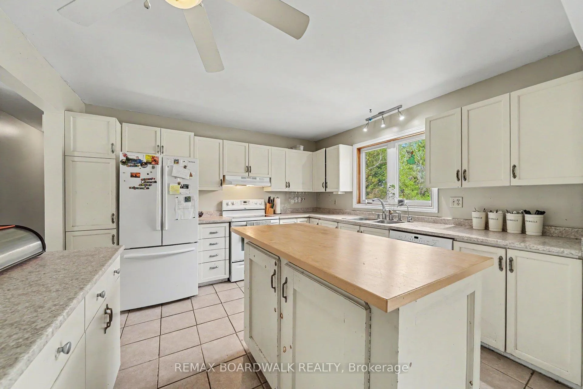 Photo 14 of 3399 Regburn Drive, Ottawa, Osgoode — HOMEH