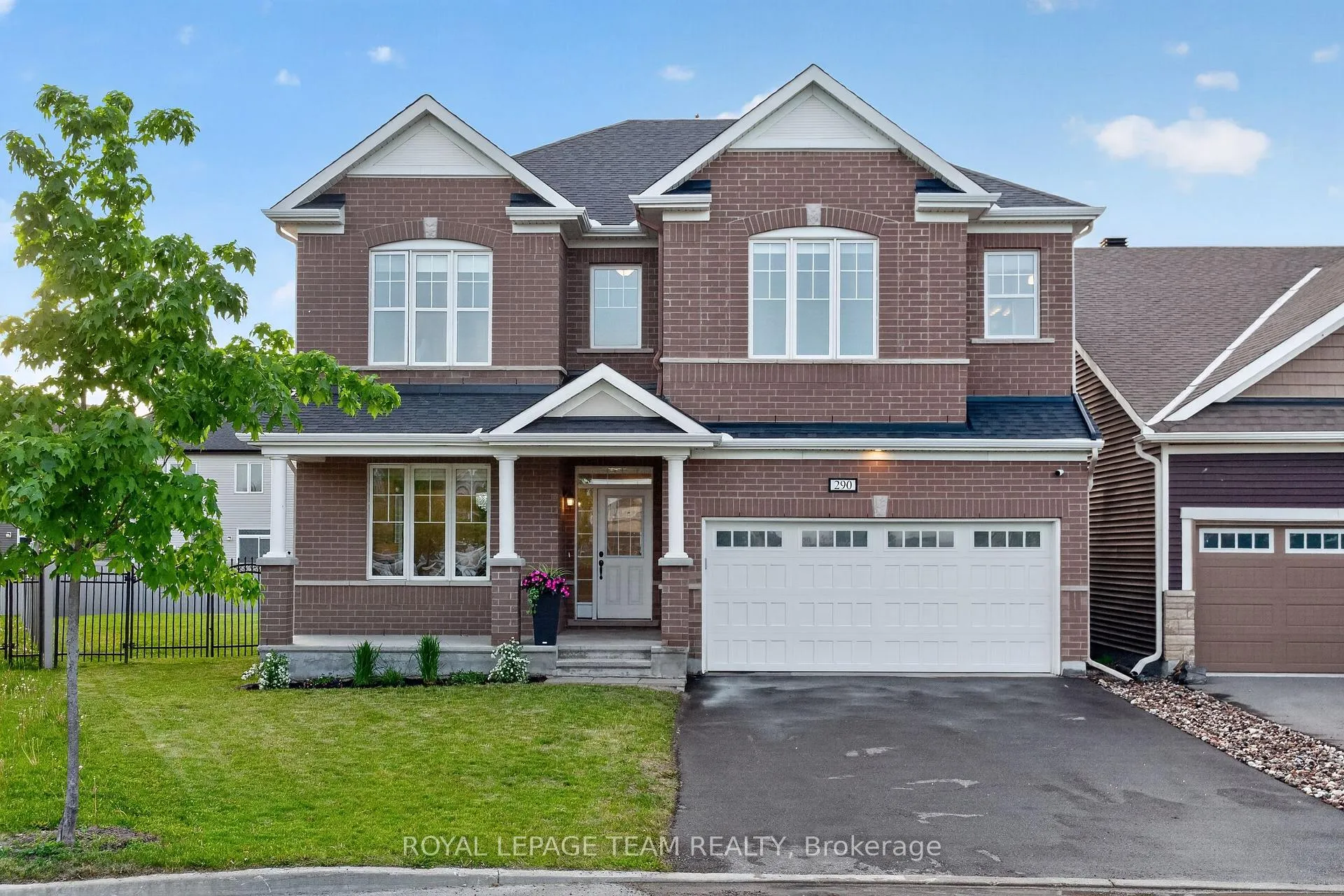 Photo 3 of 290 Ponderosa Street, Ottawa, Kanata - Emerald Meadows/Trailwest — HOMEH