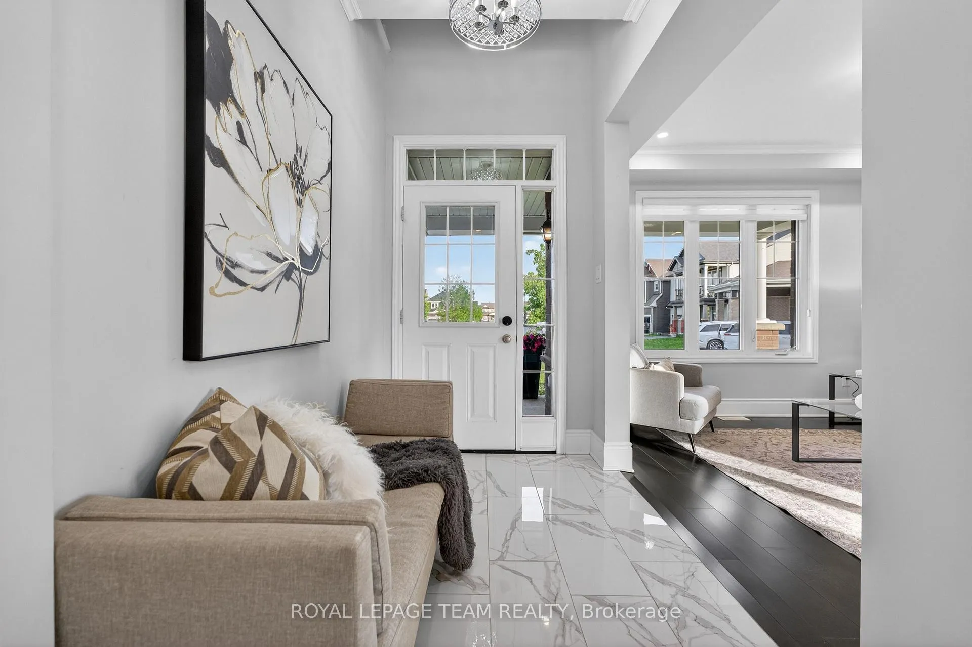 Photo 5 of 290 Ponderosa Street, Ottawa, Kanata - Emerald Meadows/Trailwest — HOMEH