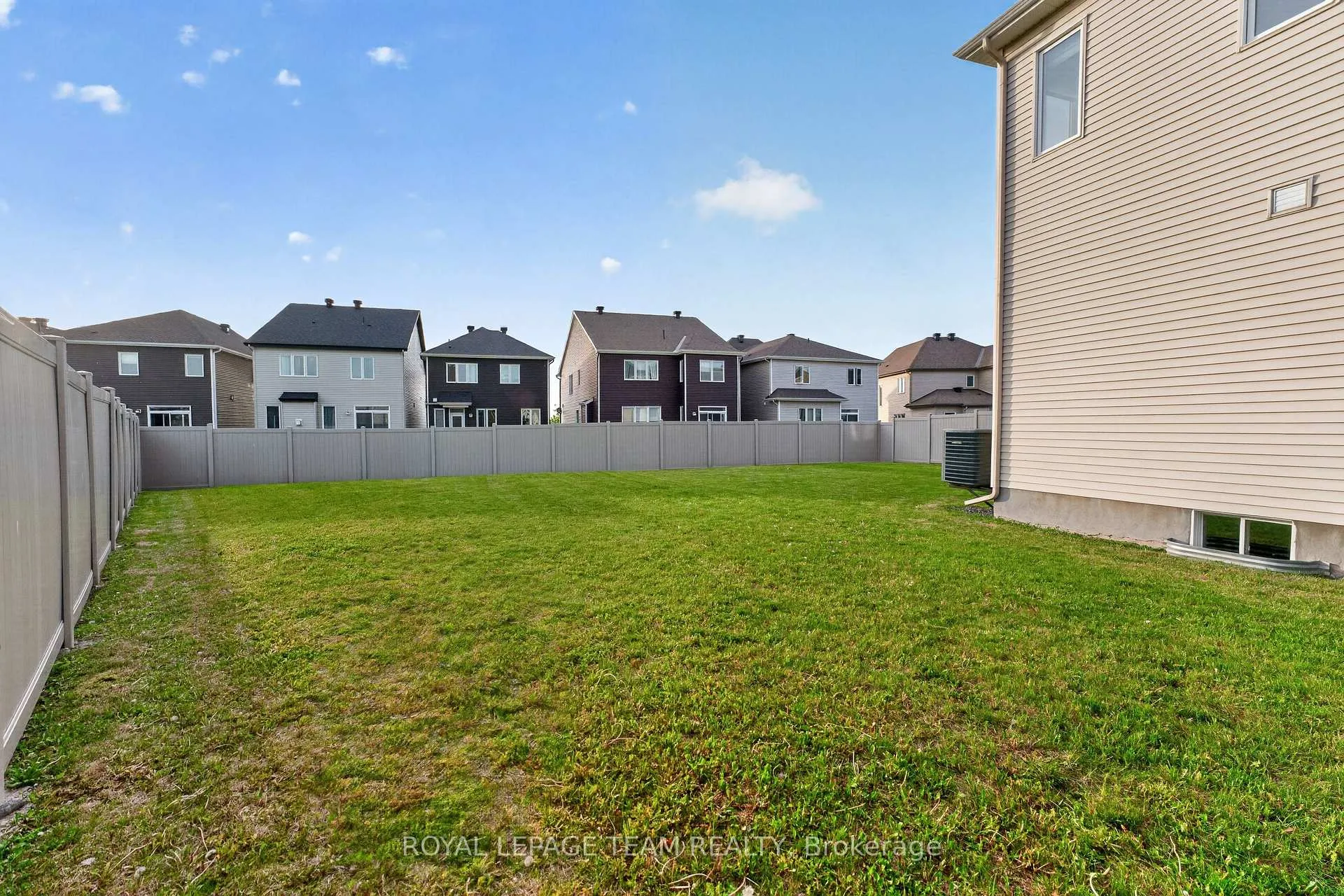Photo 35 of 290 Ponderosa Street, Ottawa, Kanata - Emerald Meadows/Trailwest — HOMEH