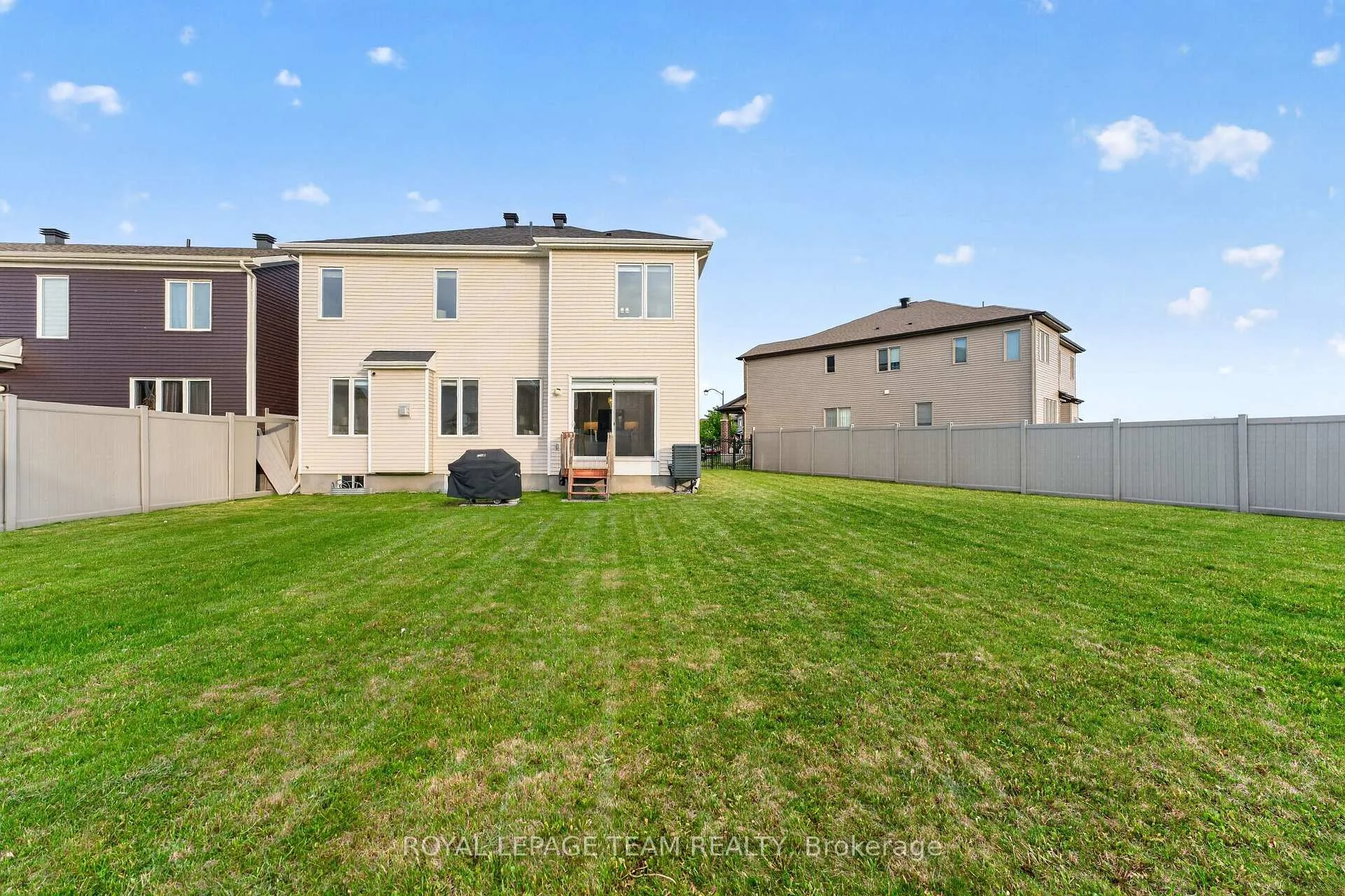 Photo 36 of 290 Ponderosa Street, Ottawa, Kanata - Emerald Meadows/Trailwest — HOMEH