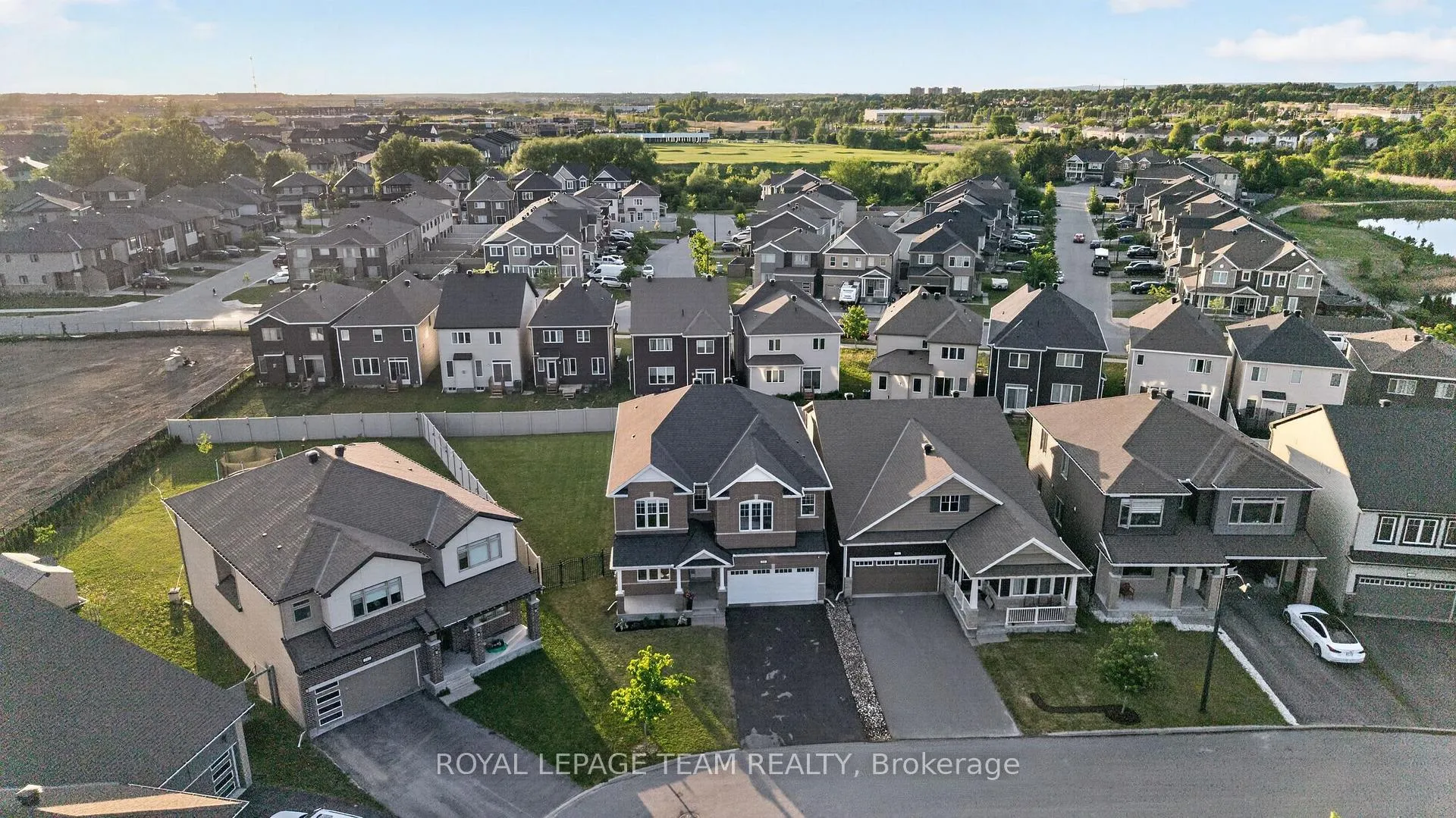 Photo 38 of 290 Ponderosa Street, Ottawa, Kanata - Emerald Meadows/Trailwest — HOMEH