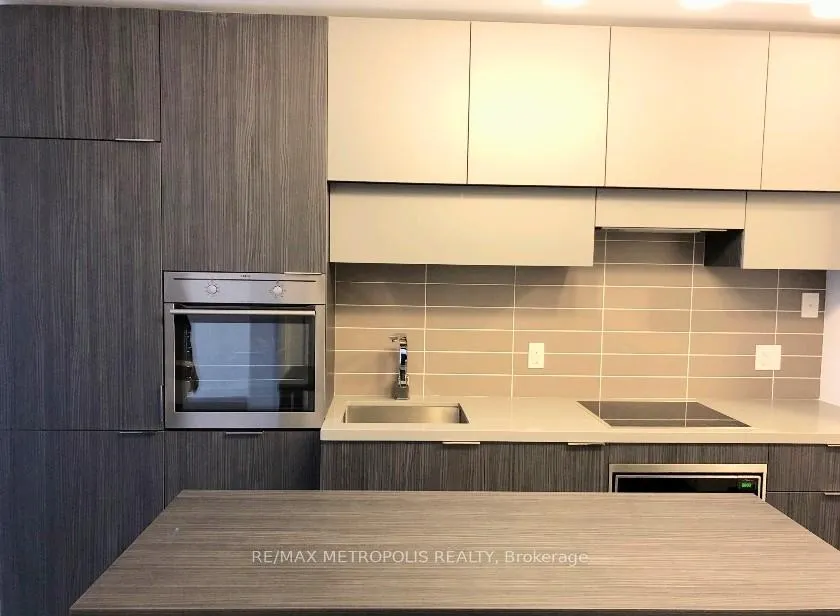 Photo 3 of Unit 1809, 8 Eglinton Avenue E, Toronto, Mount Pleasant West — HOMEH