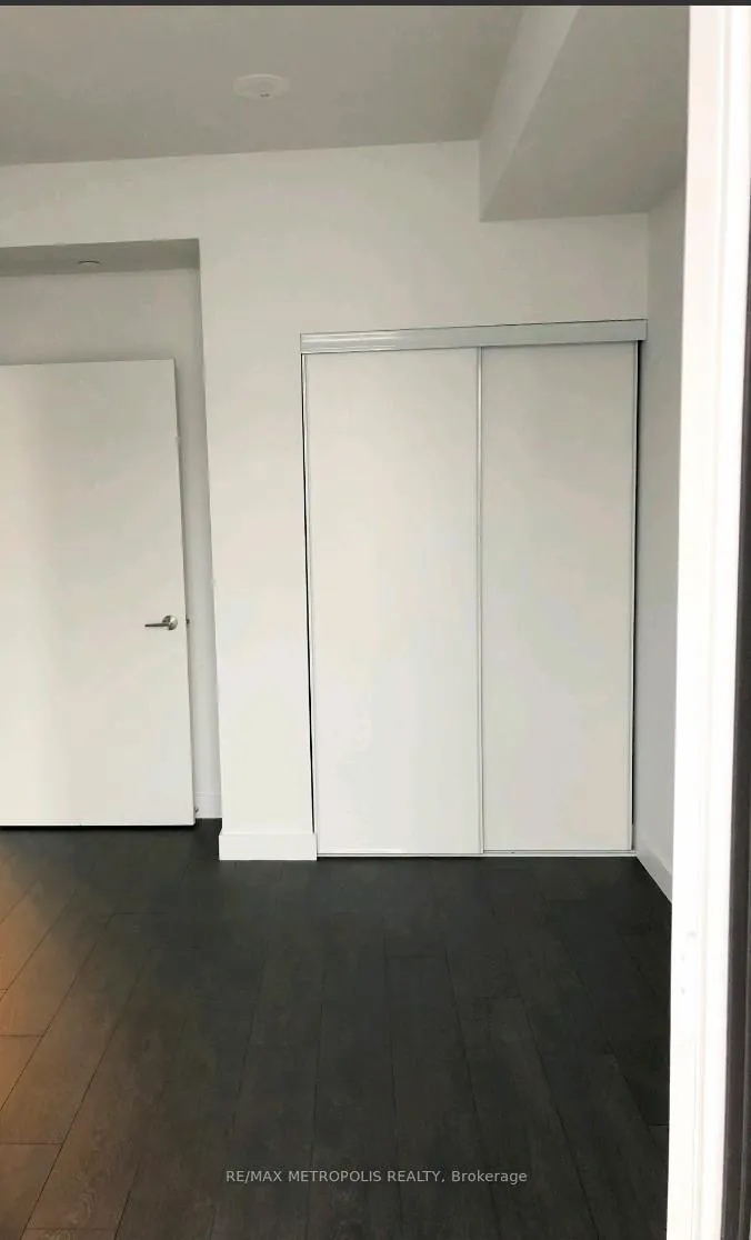 Photo 7 of Unit 1809, 8 Eglinton Avenue E, Toronto, Mount Pleasant West — HOMEH