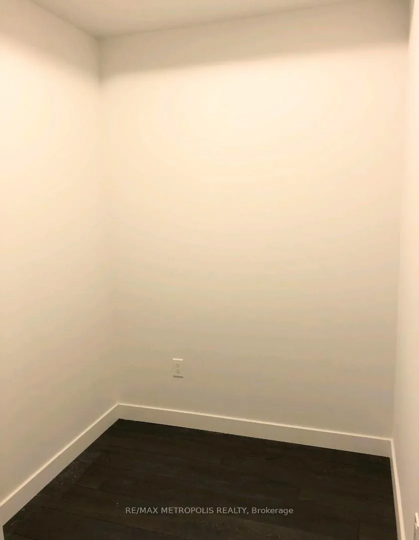 Photo 9 of Unit 1809, 8 Eglinton Avenue E, Toronto, Mount Pleasant West — HOMEH