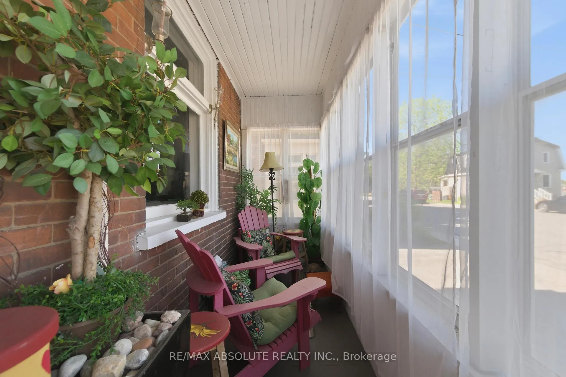 Photo 5 of 19 Leeds Street, Smiths Falls — HOMEH