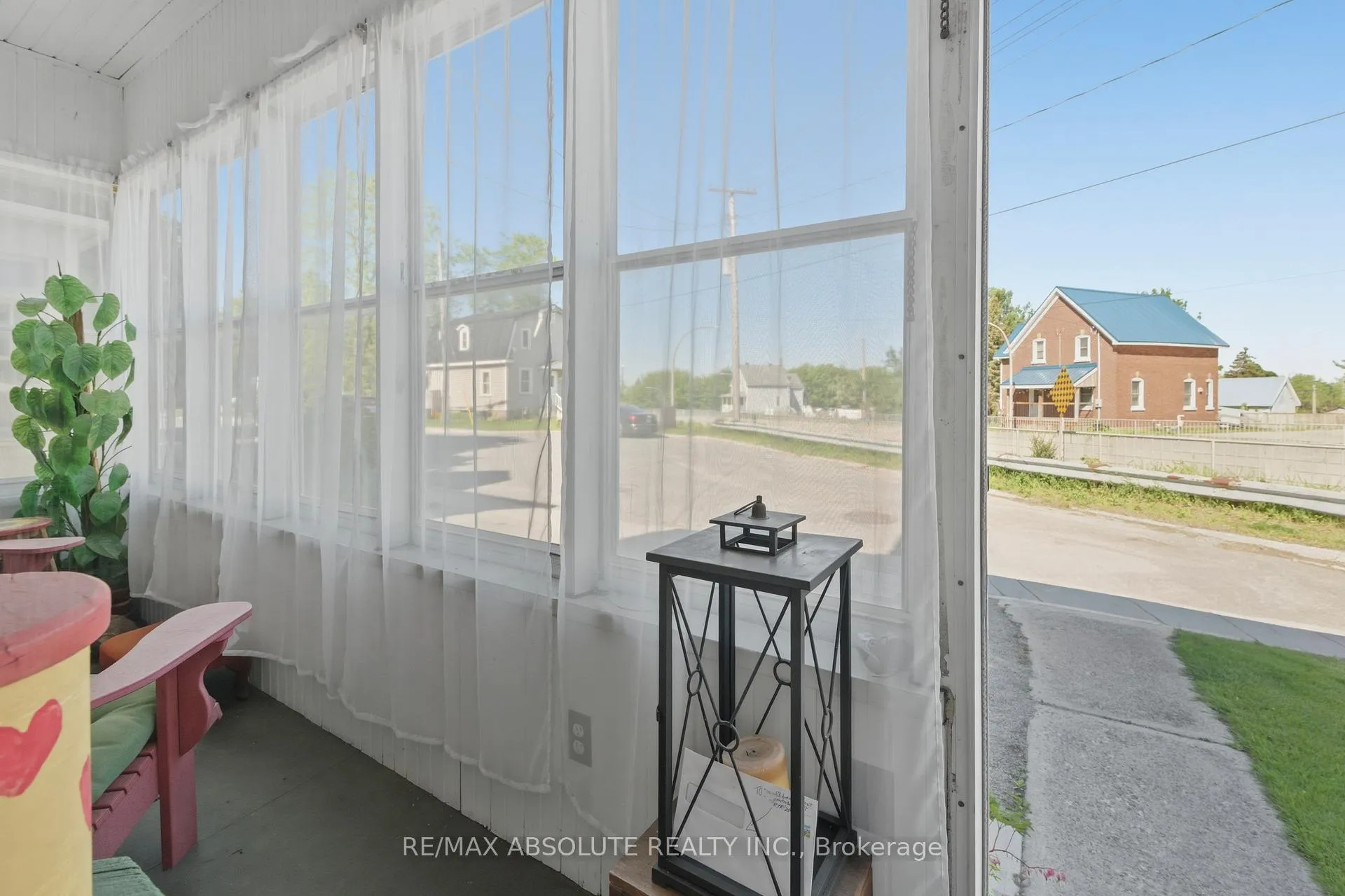 Photo 34 of 19 Leeds Street, Smiths Falls — HOMEH
