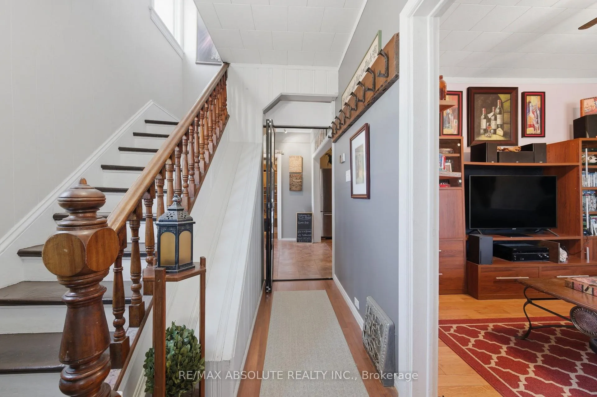 Photo 6 of 19 Leeds Street, Smiths Falls — HOMEH