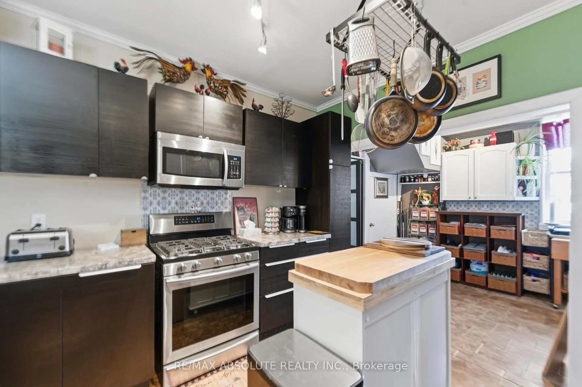 Photo 10 of 19 Leeds Street, Smiths Falls — HOMEH