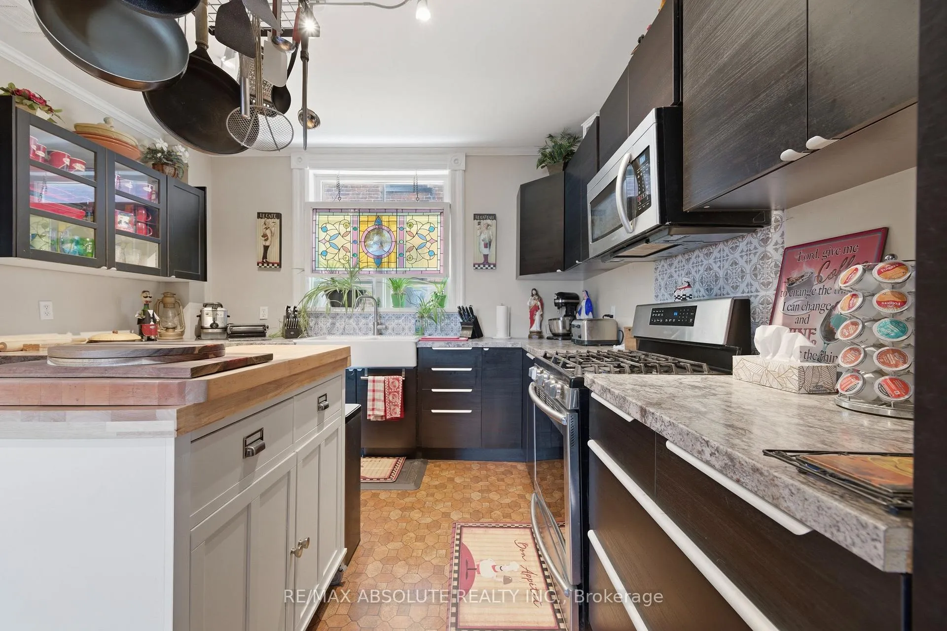 Photo 11 of 19 Leeds Street, Smiths Falls — HOMEH