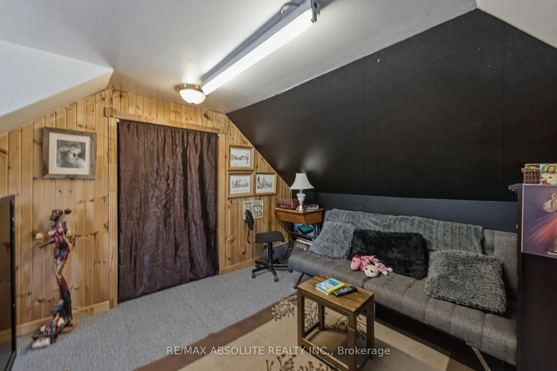 Photo 24 of 19 Leeds Street, Smiths Falls — HOMEH