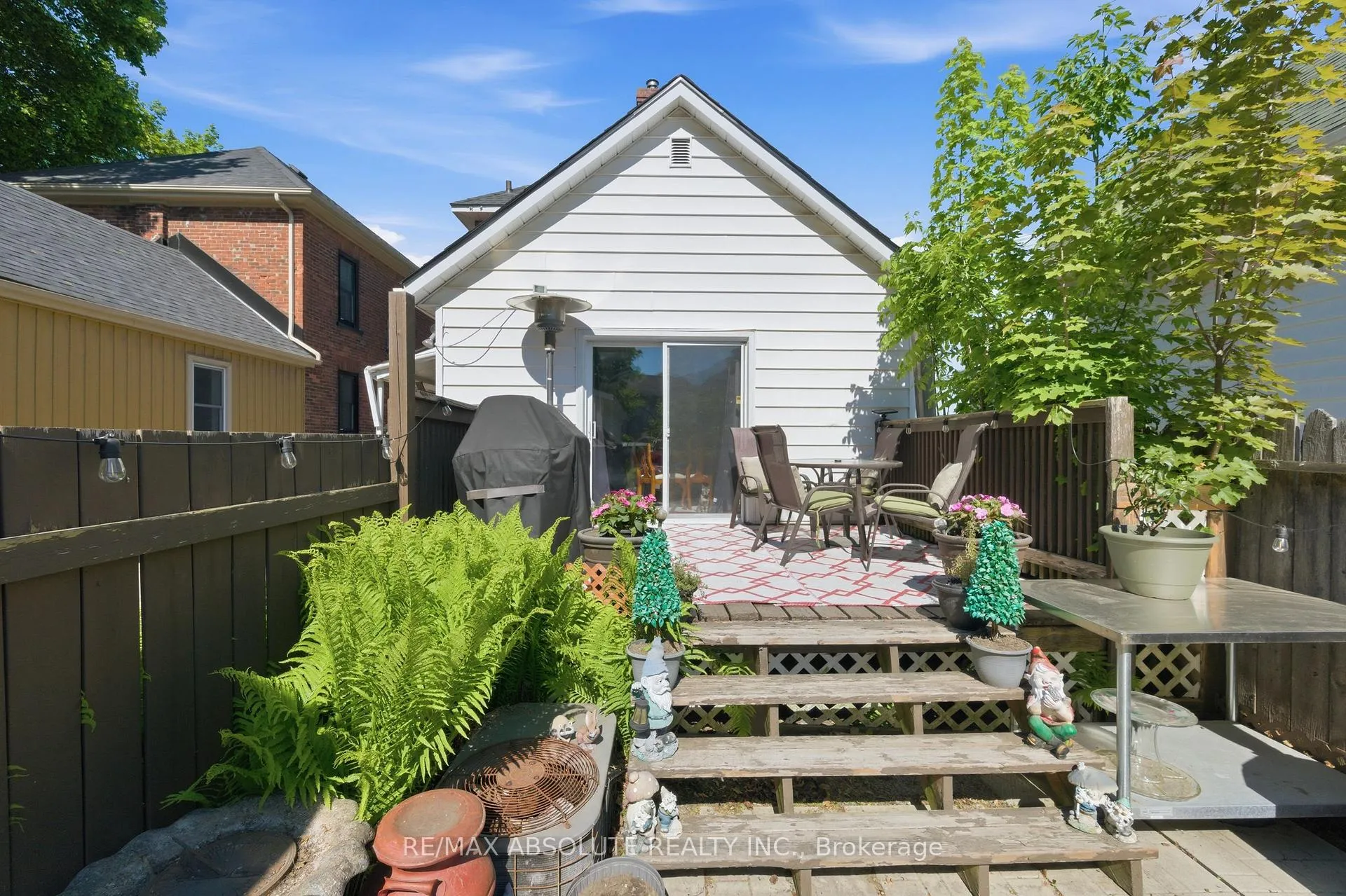 Photo 32 of 19 Leeds Street, Smiths Falls — HOMEH