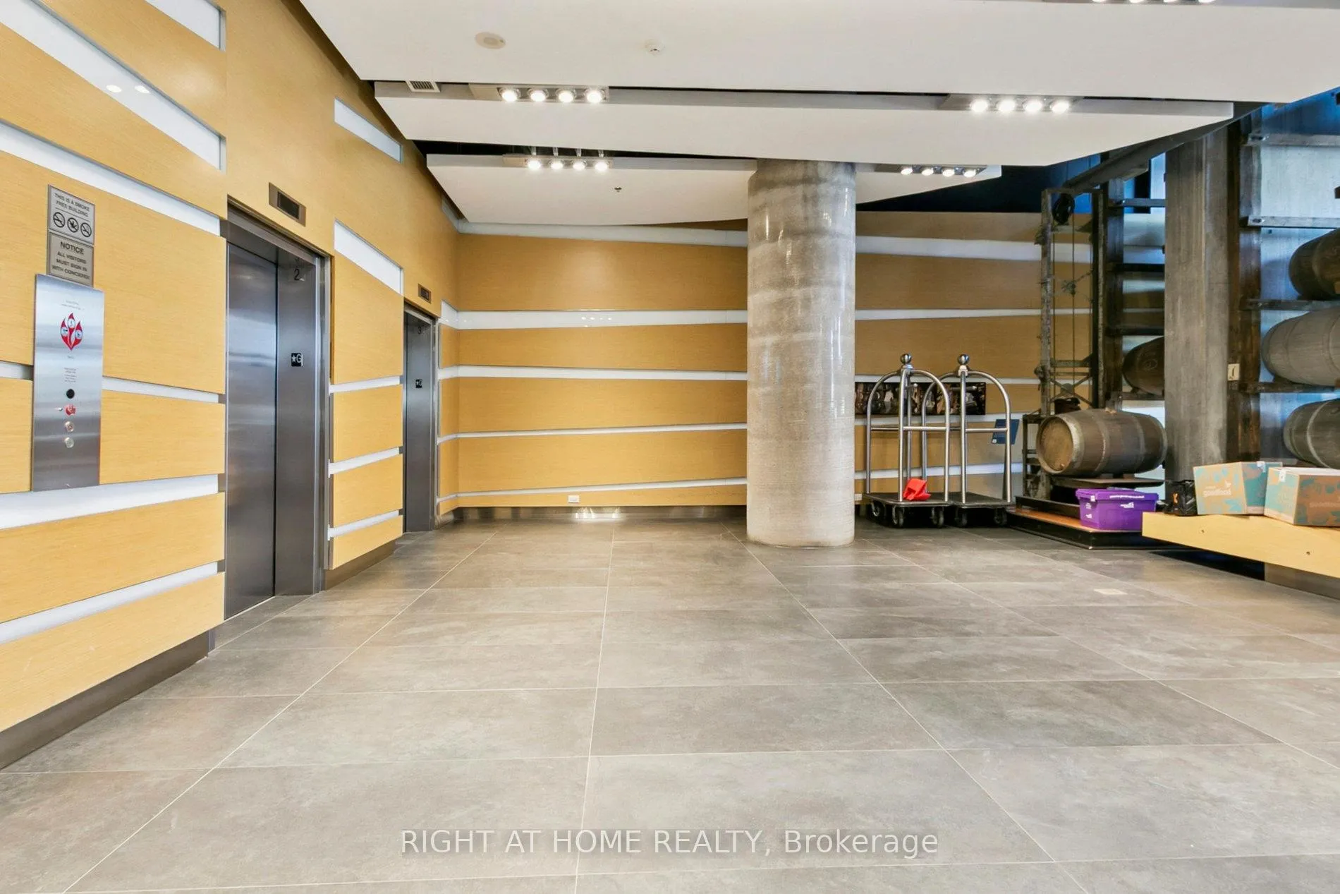 Photo 2 of Unit 3207, 390 Cherry Street, Toronto, Waterfront Communities — HOMEH