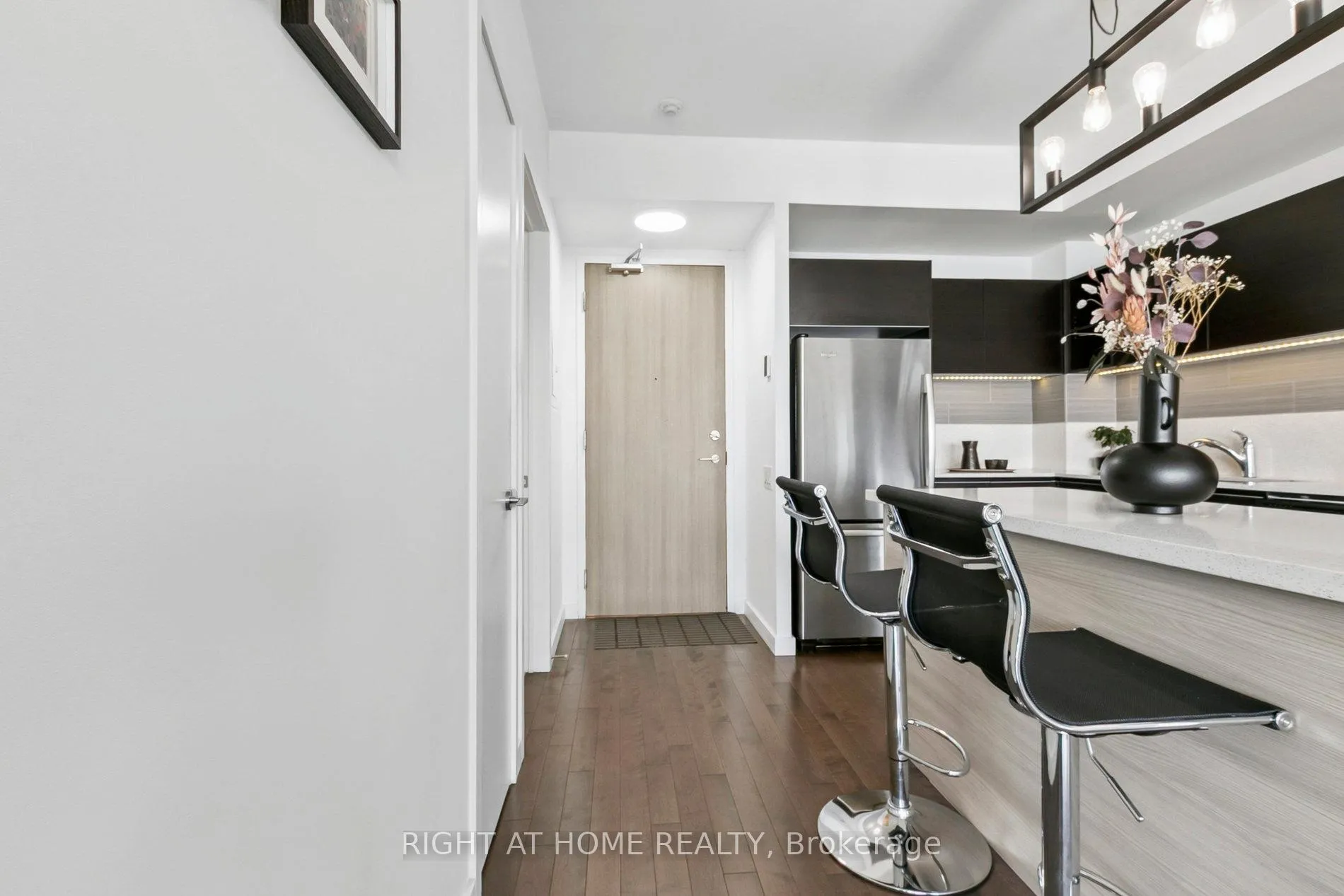 Photo 3 of Unit 3207, 390 Cherry Street, Toronto, Waterfront Communities — HOMEH