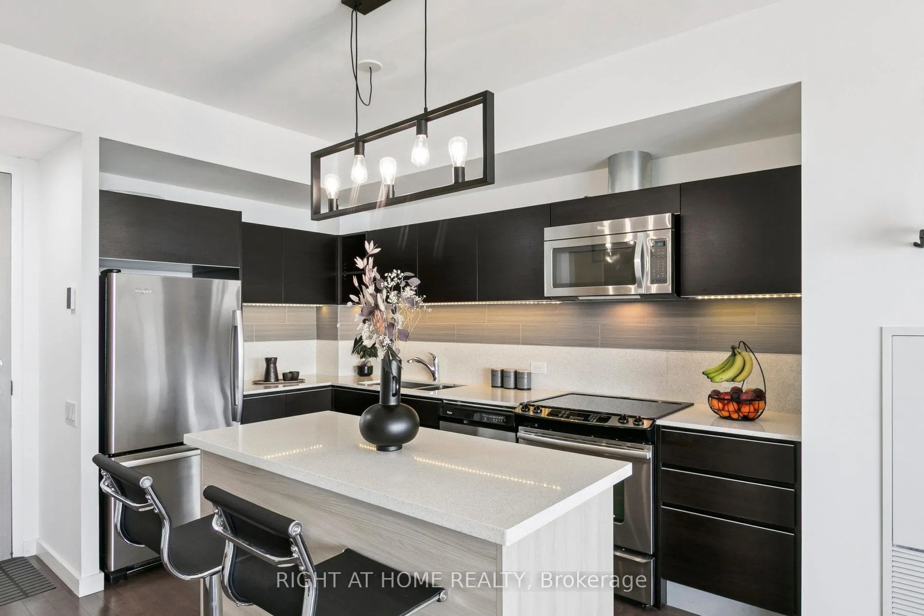 Photo 6 of Unit 3207, 390 Cherry Street, Toronto, Waterfront Communities — HOMEH