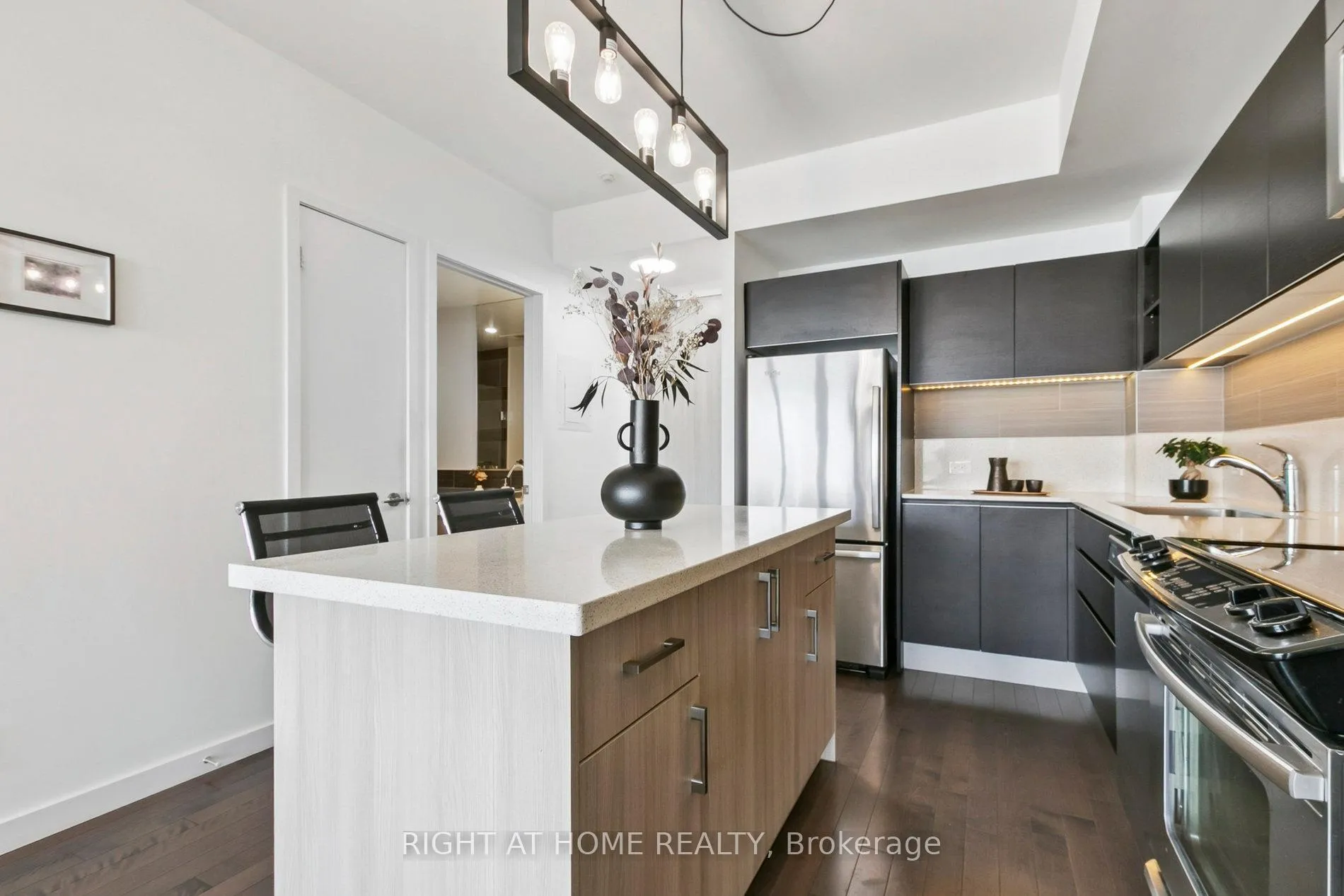 Photo 7 of Unit 3207, 390 Cherry Street, Toronto, Waterfront Communities — HOMEH