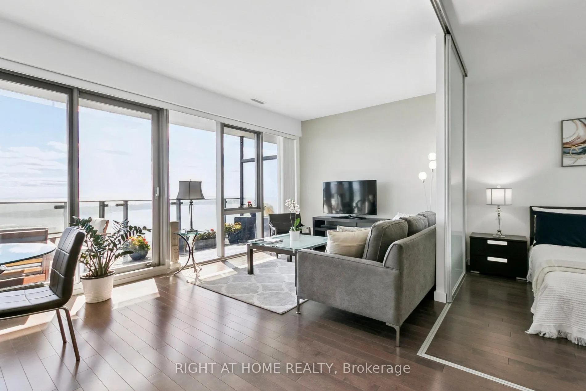 Photo 13 of Unit 3207, 390 Cherry Street, Toronto, Waterfront Communities — HOMEH