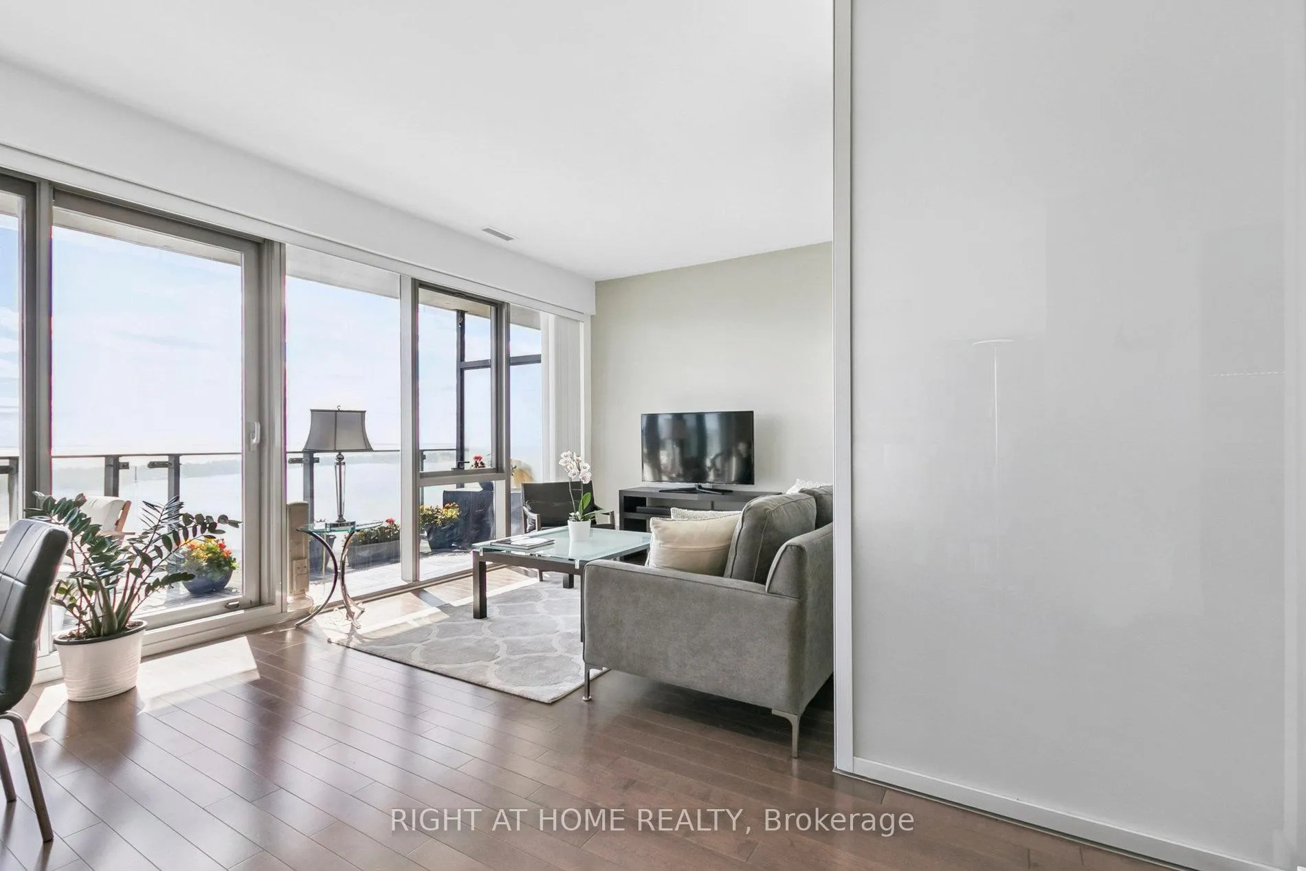 Photo 15 of Unit 3207, 390 Cherry Street, Toronto, Waterfront Communities — HOMEH