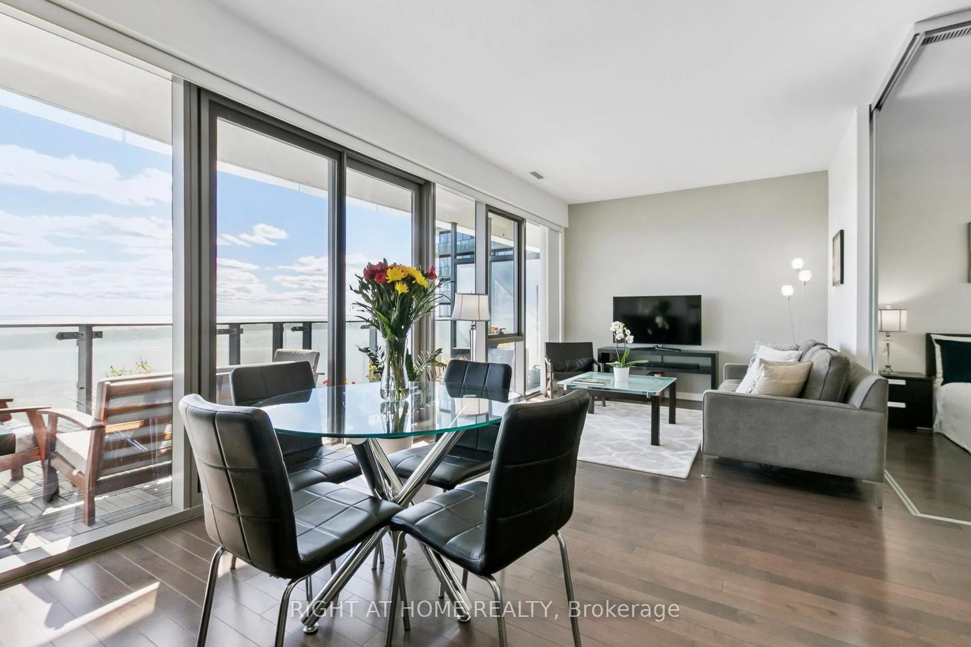 Photo 23 of Unit 3207, 390 Cherry Street, Toronto, Waterfront Communities — HOMEH