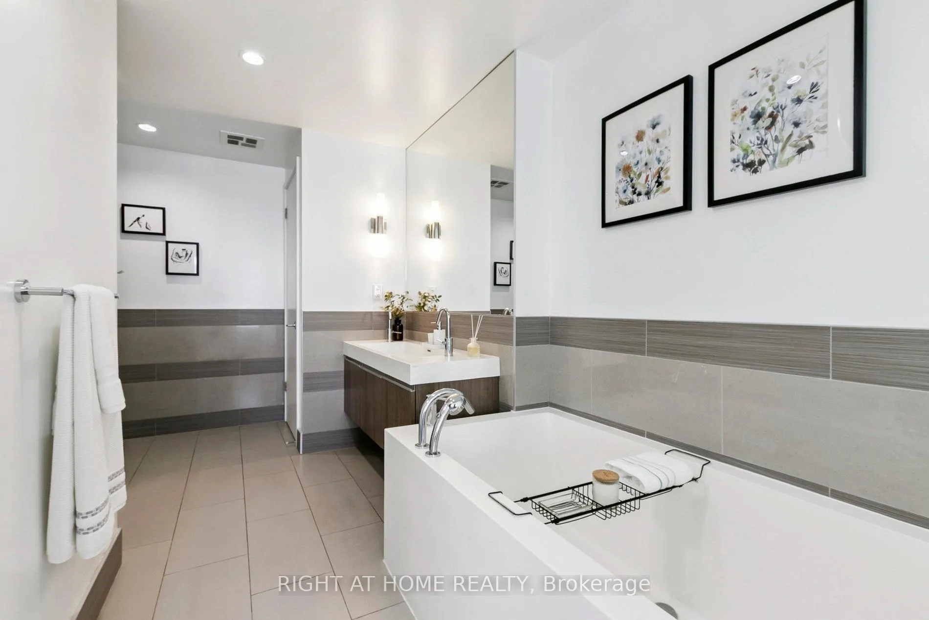 Photo 28 of Unit 3207, 390 Cherry Street, Toronto, Waterfront Communities — HOMEH