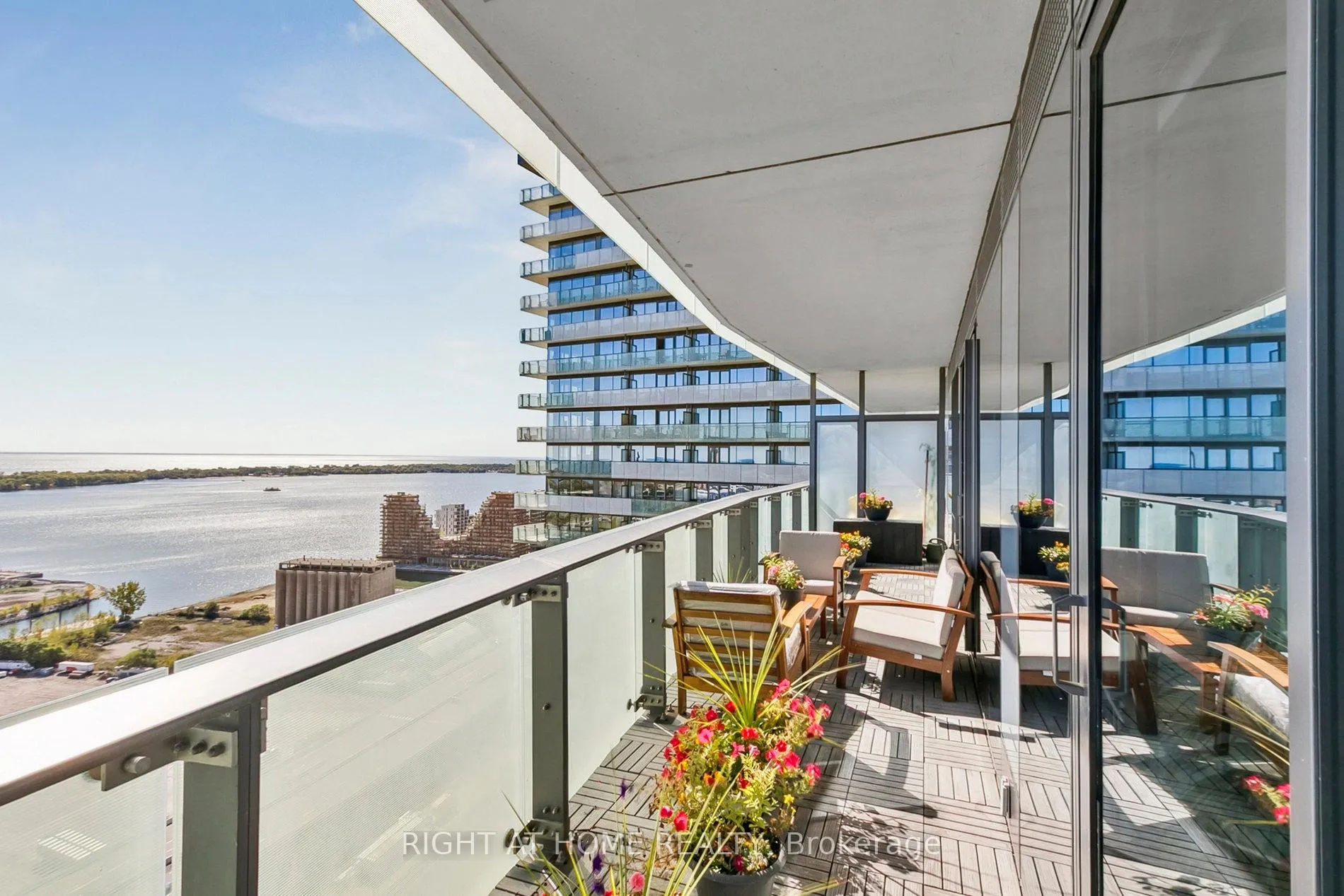Photo 39 of Unit 3207, 390 Cherry Street, Toronto, Waterfront Communities — HOMEH
